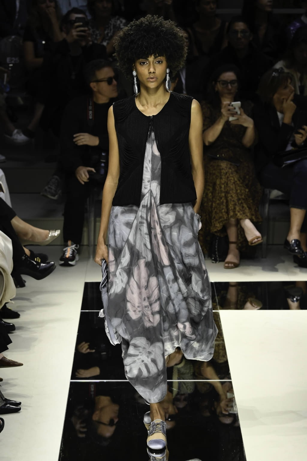 Fashion Week Milan Spring/Summer 2020 look 46 from the Giorgio Armani collection womenswear