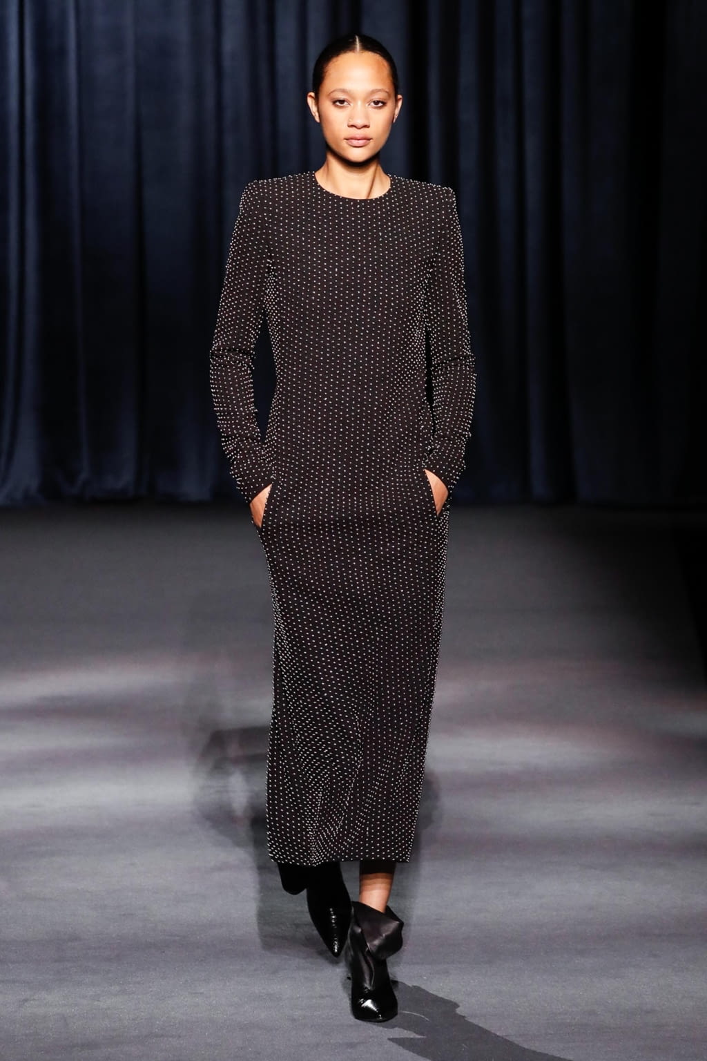 Fashion Week Paris Fall/Winter 2018 look 40 de la collection Givenchy womenswear