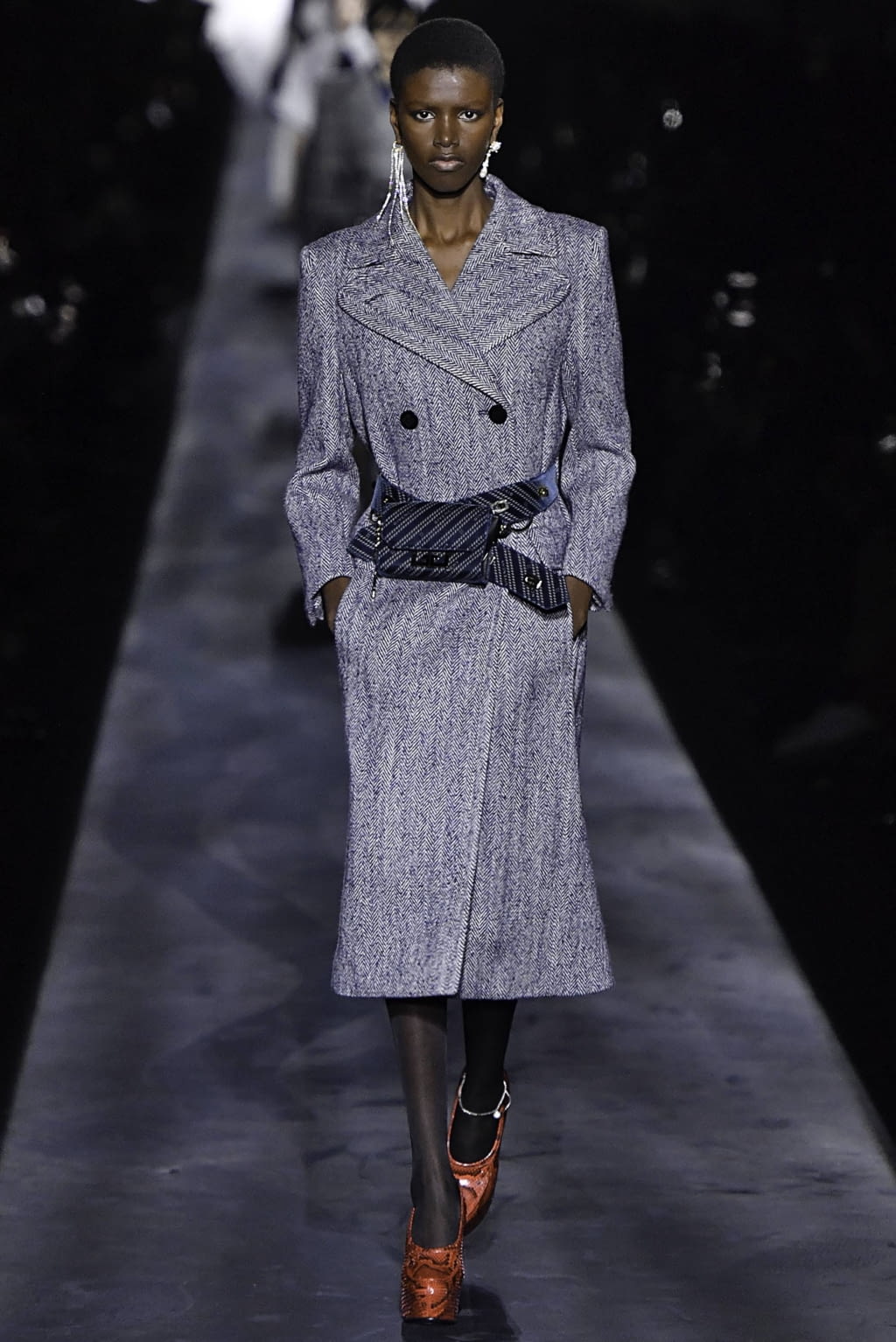 Fashion Week Paris Fall/Winter 2019 look 5 de la collection Givenchy womenswear