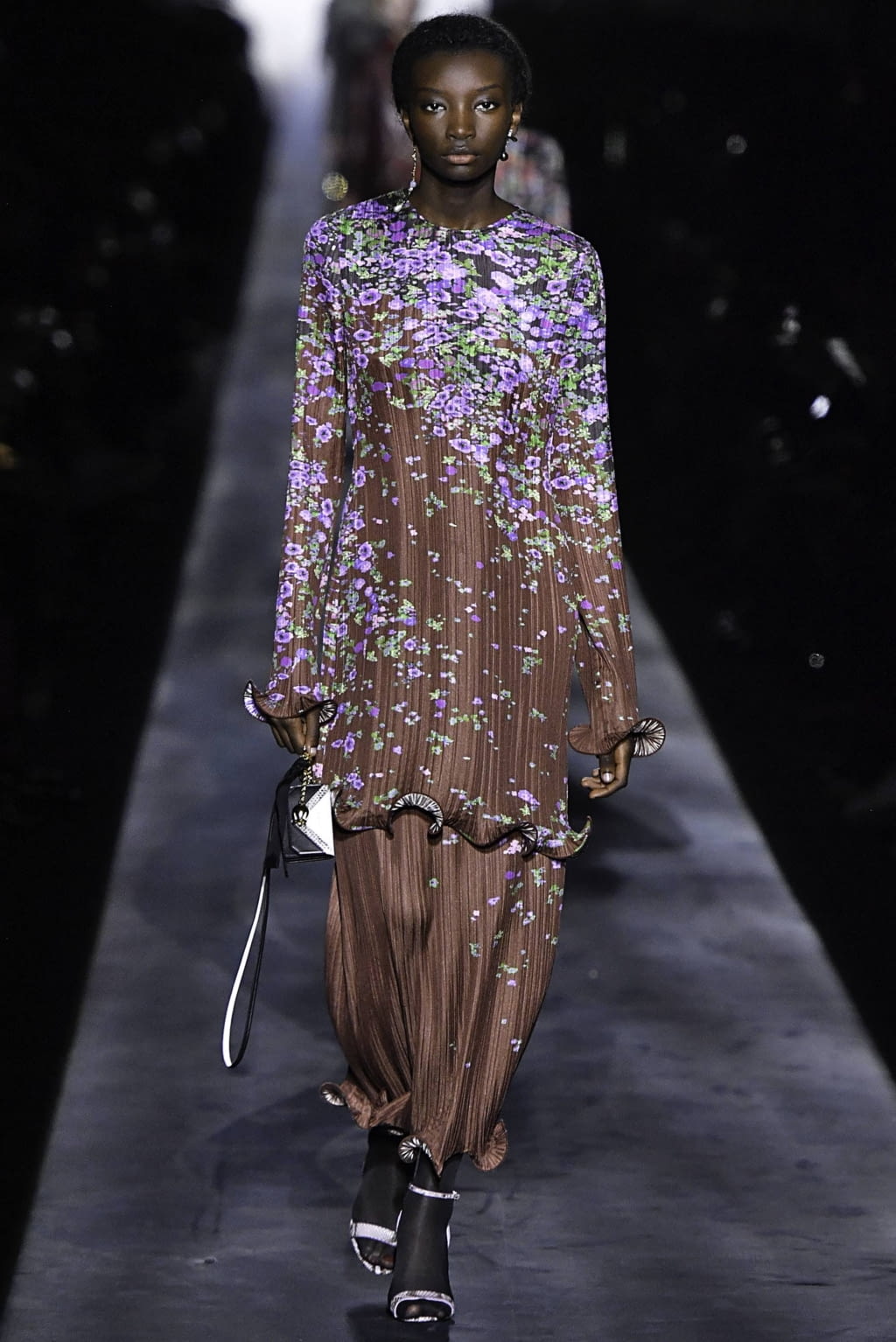 Fashion Week Paris Fall/Winter 2019 look 10 de la collection Givenchy womenswear
