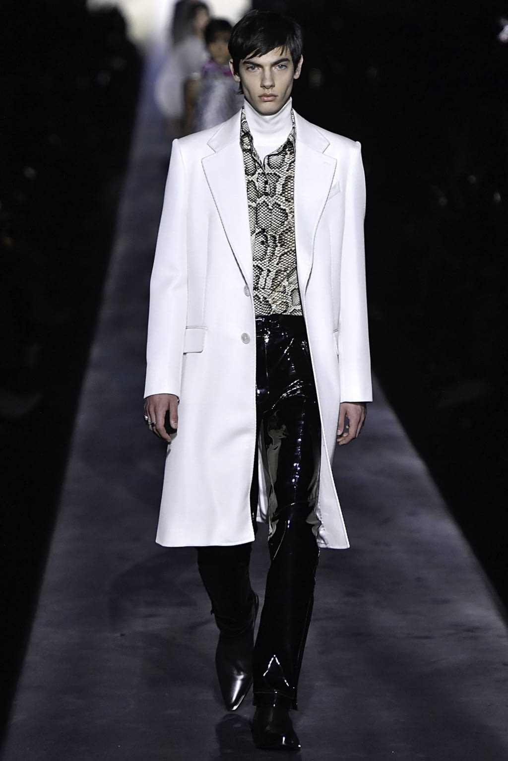 Fashion Week Paris Fall/Winter 2019 look 34 from the Givenchy collection womenswear