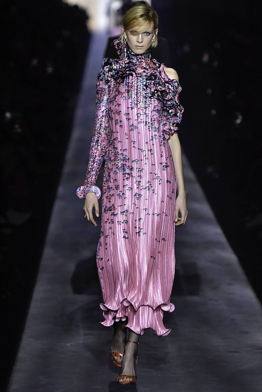 Fashion Week Paris Fall/Winter 2019 look 51 de la collection Givenchy womenswear