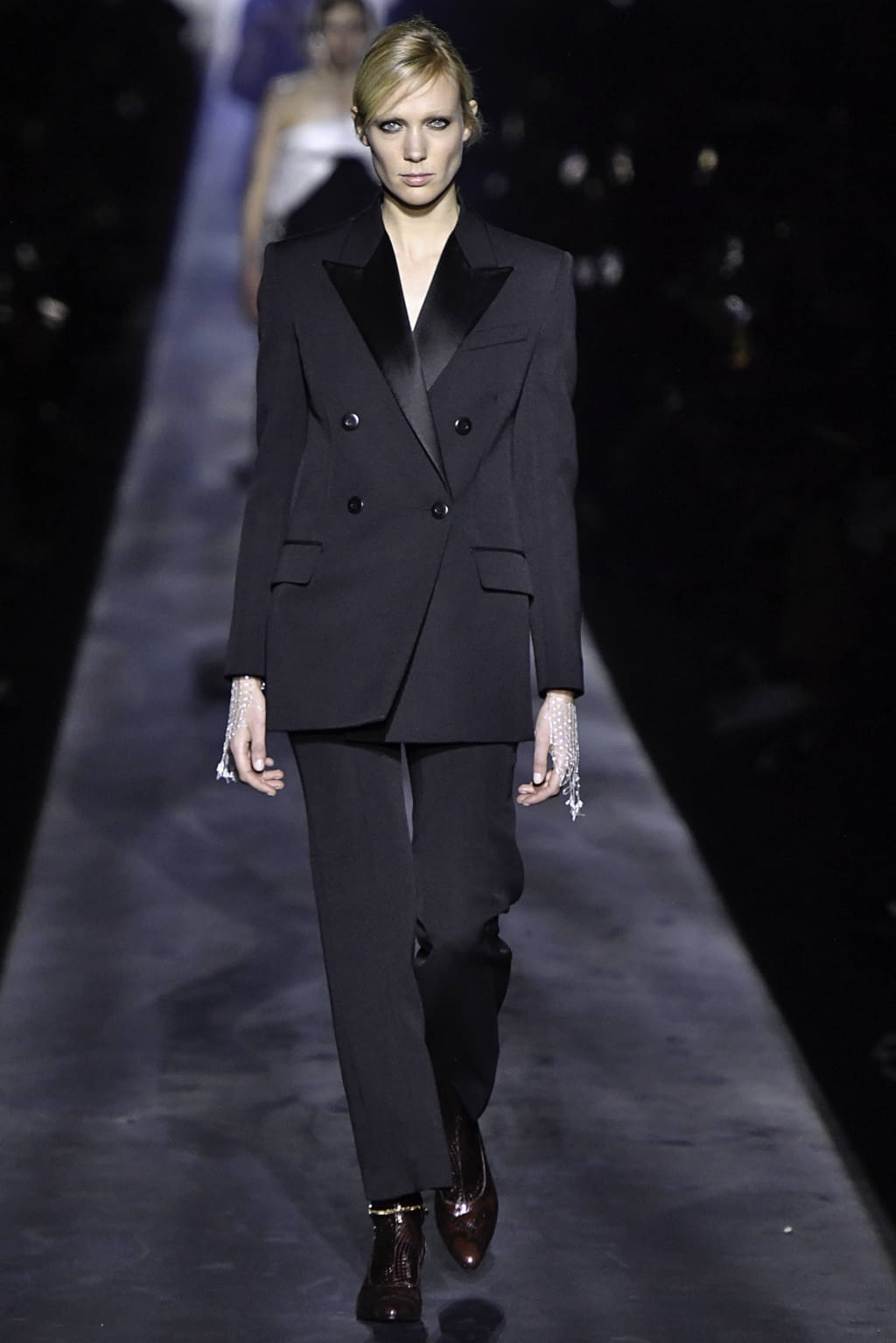 Fashion Week Paris Fall/Winter 2019 look 60 de la collection Givenchy womenswear