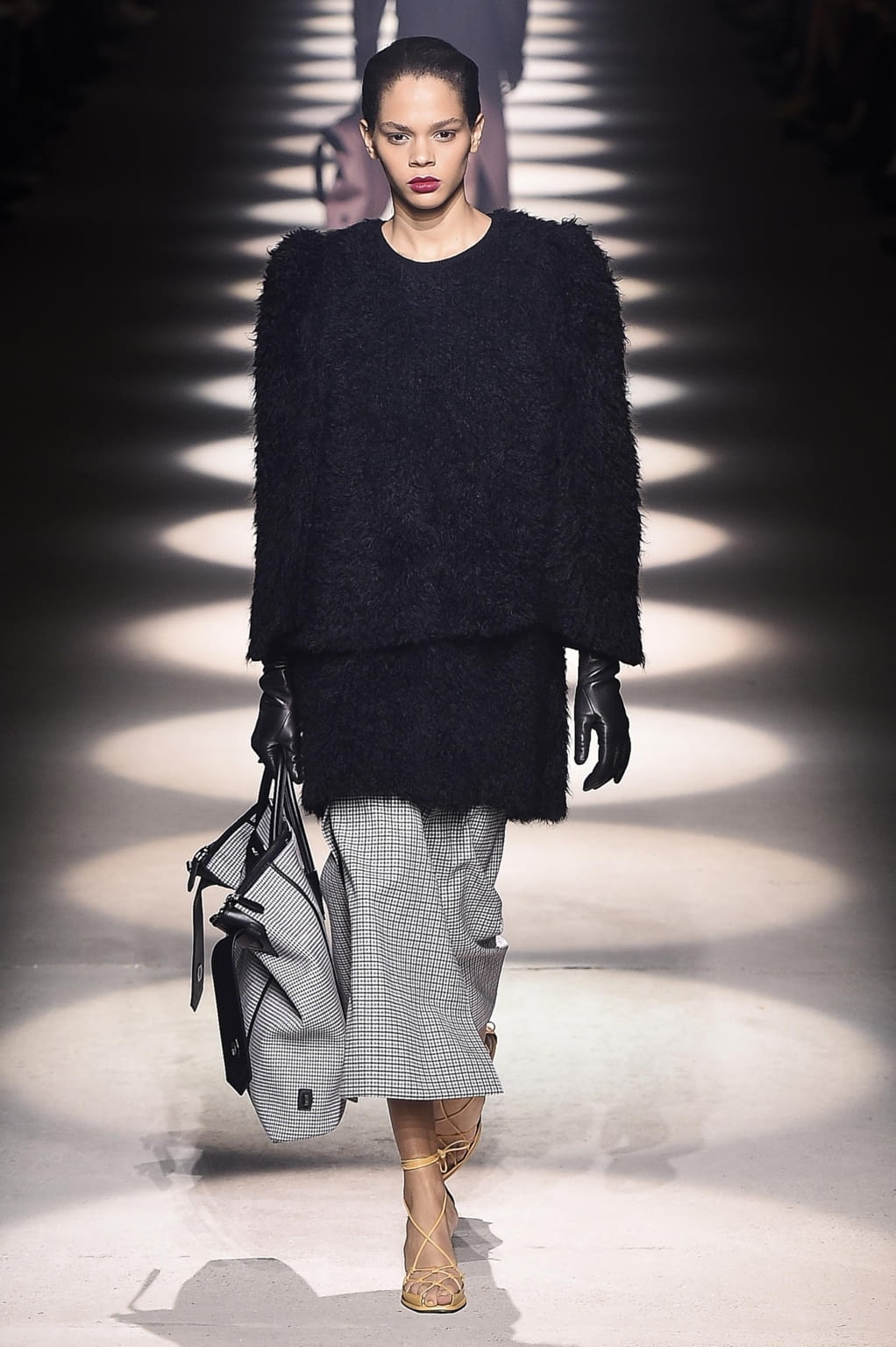 Fashion Week Paris Fall/Winter 2020 look 18 de la collection Givenchy womenswear