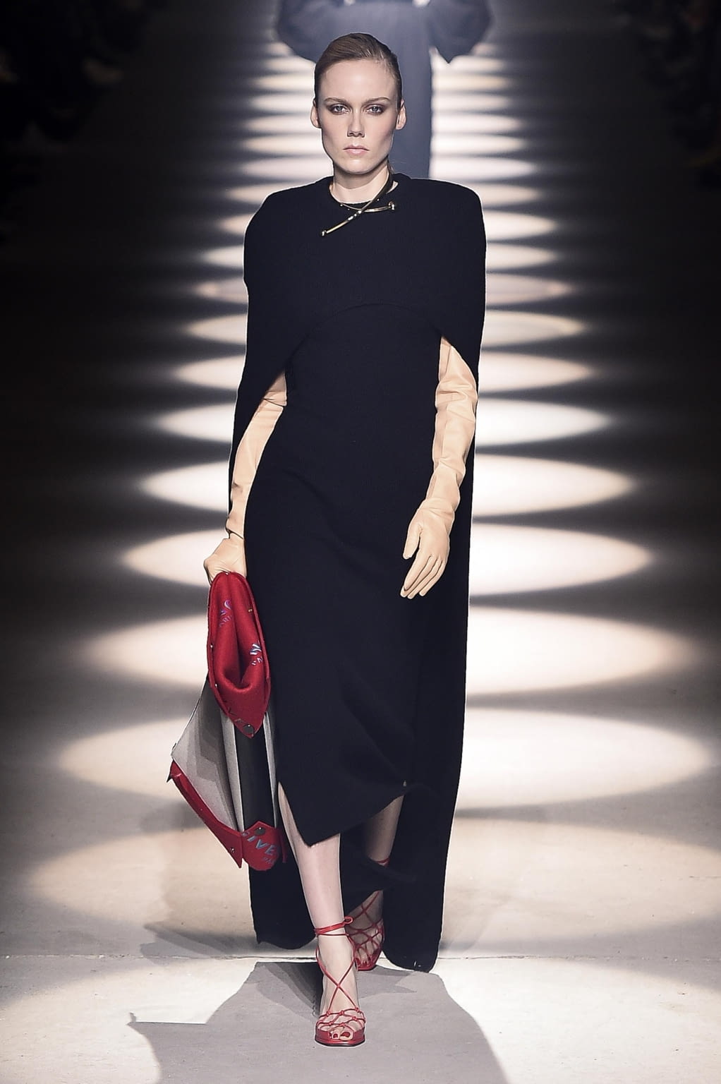 Fashion Week Paris Fall/Winter 2020 look 30 de la collection Givenchy womenswear