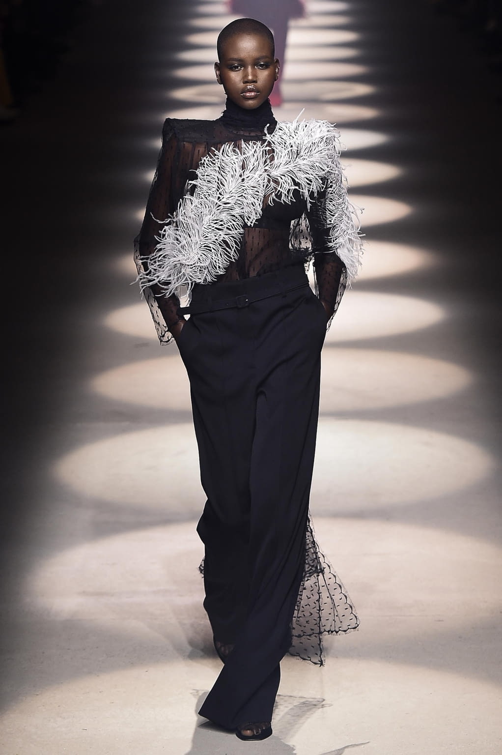 Fashion Week Paris Fall/Winter 2020 look 39 from the Givenchy collection womenswear