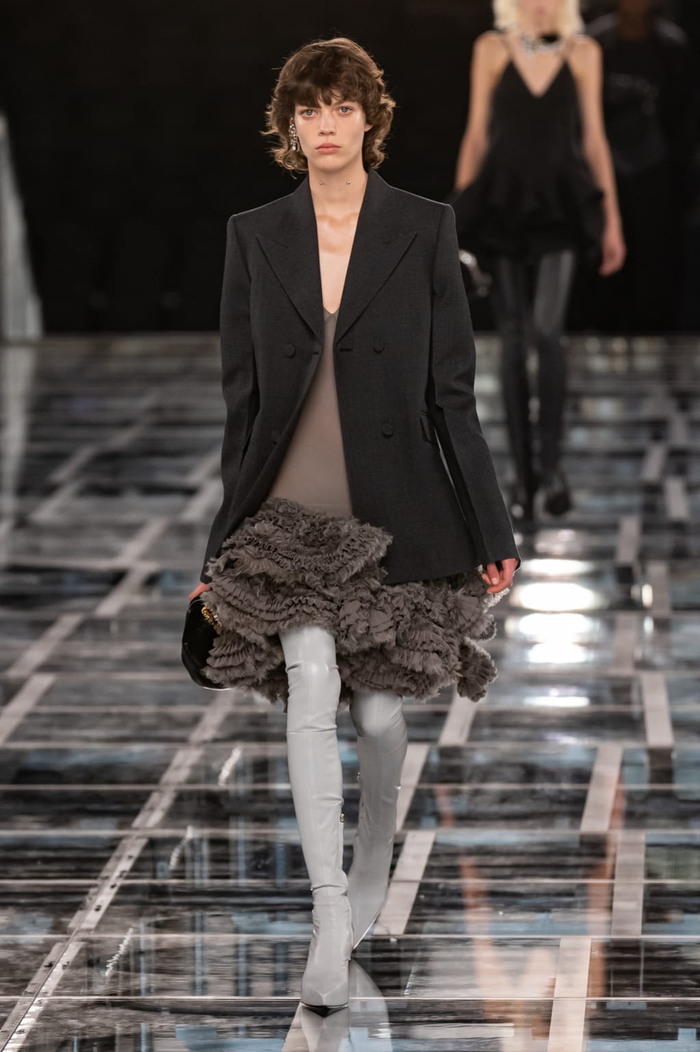 Fashion Week Paris Fall/Winter 2022 look 14 de la collection Givenchy womenswear