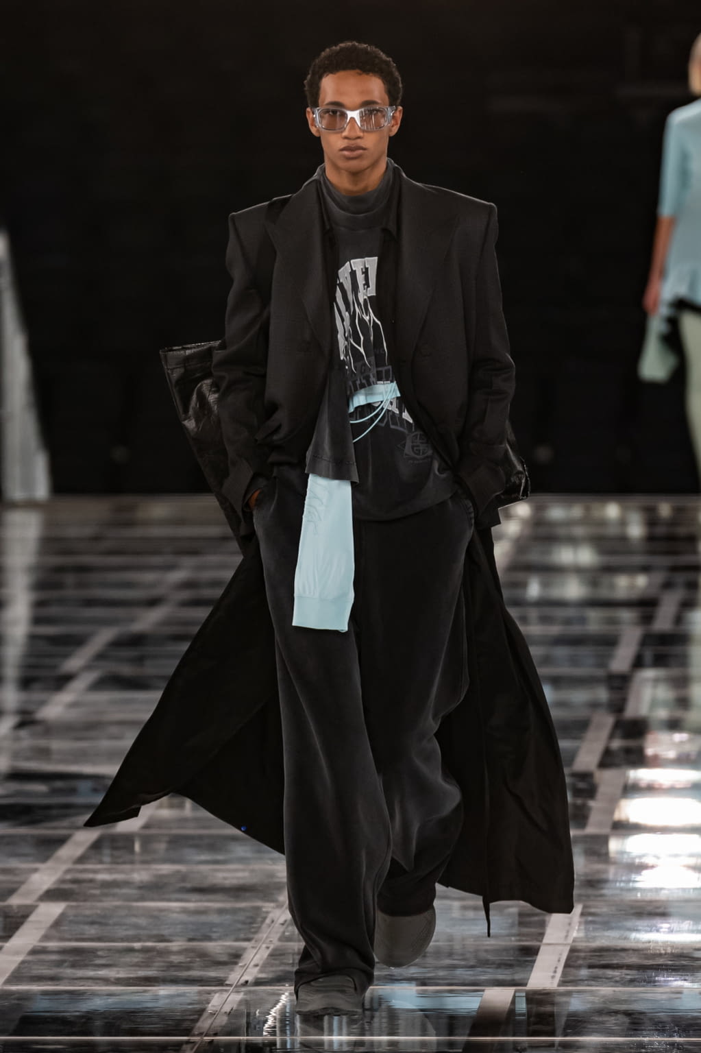 Fashion Week Paris Fall/Winter 2022 look 17 from the Givenchy collection 女装