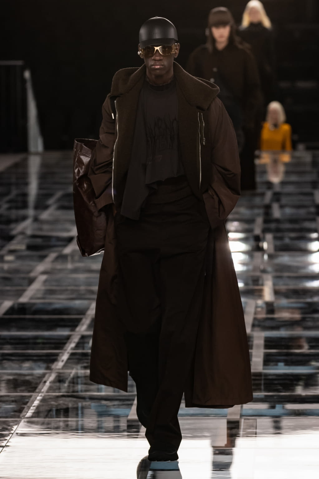 Fashion Week Paris Fall/Winter 2022 look 26 from the Givenchy collection womenswear