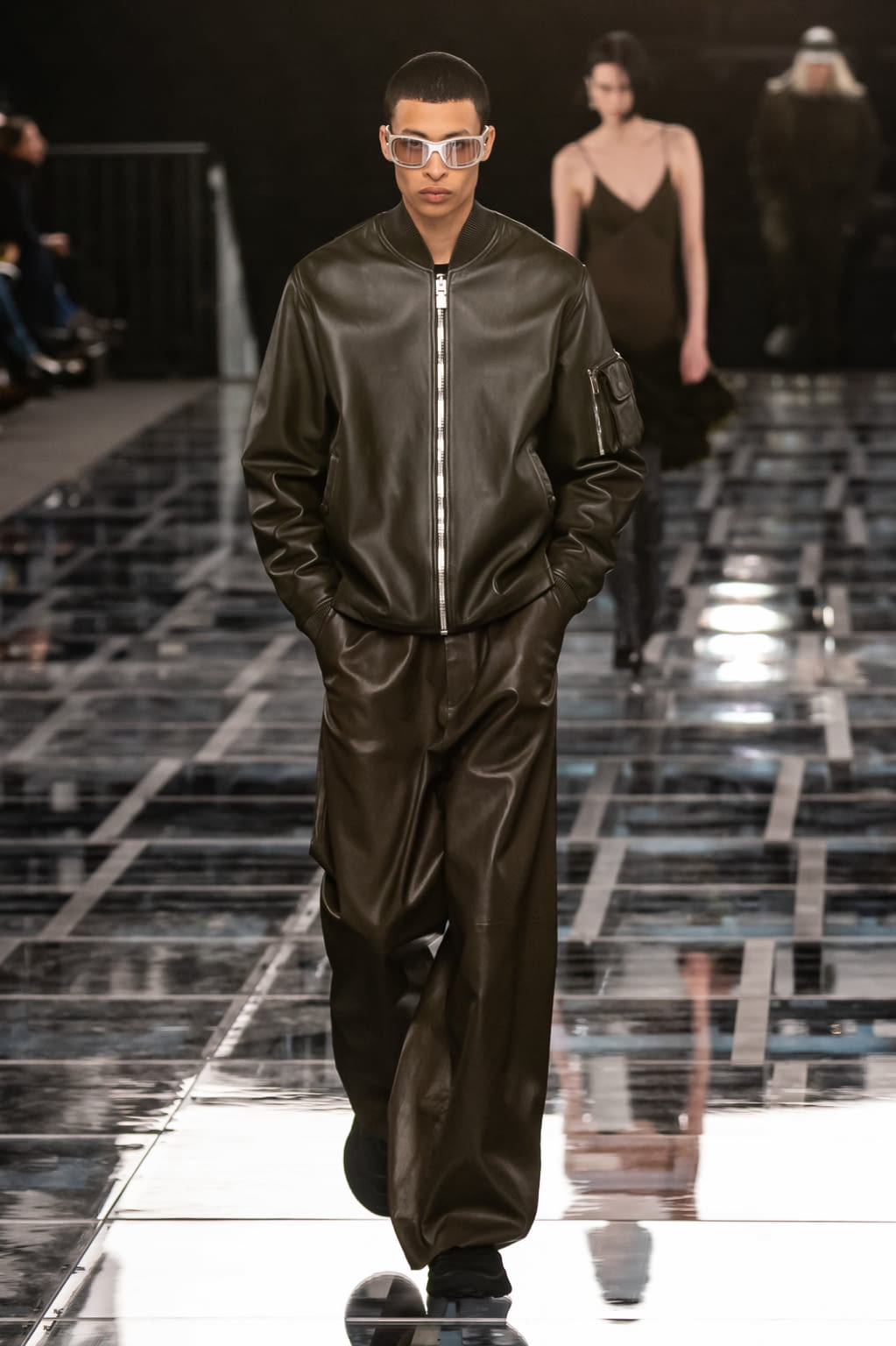 Fashion Week Paris Fall/Winter 2022 look 31 de la collection Givenchy womenswear