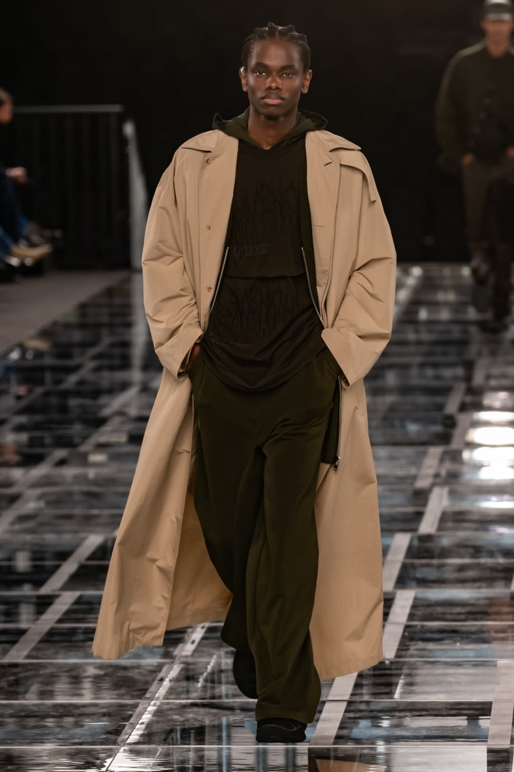 Fashion Week Paris Fall/Winter 2022 look 34 de la collection Givenchy womenswear