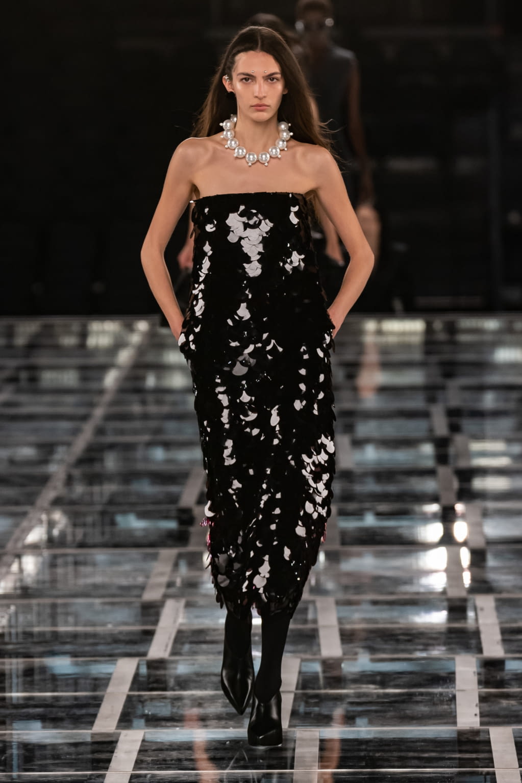 Fashion Week Paris Fall/Winter 2022 look 64 de la collection Givenchy womenswear