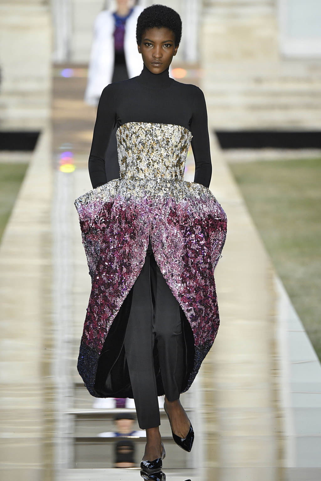 Fashion Week Paris Fall/Winter 2018 look 9 de la collection Givenchy couture