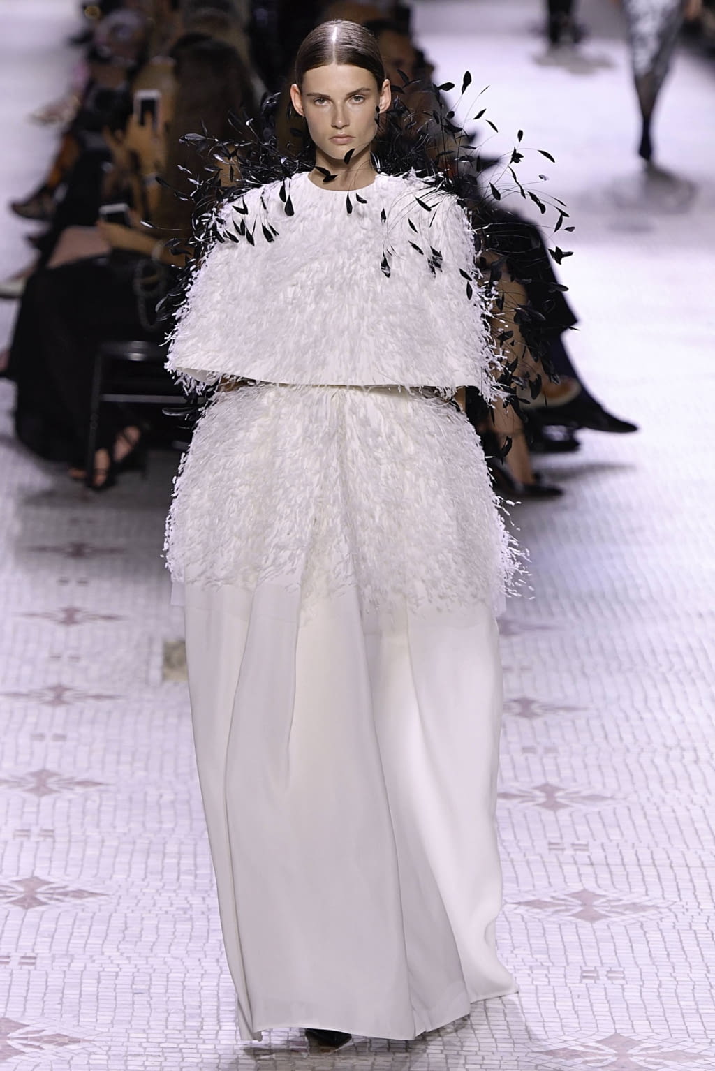 Fashion Week Paris Fall/Winter 2019 look 42 de la collection Givenchy couture