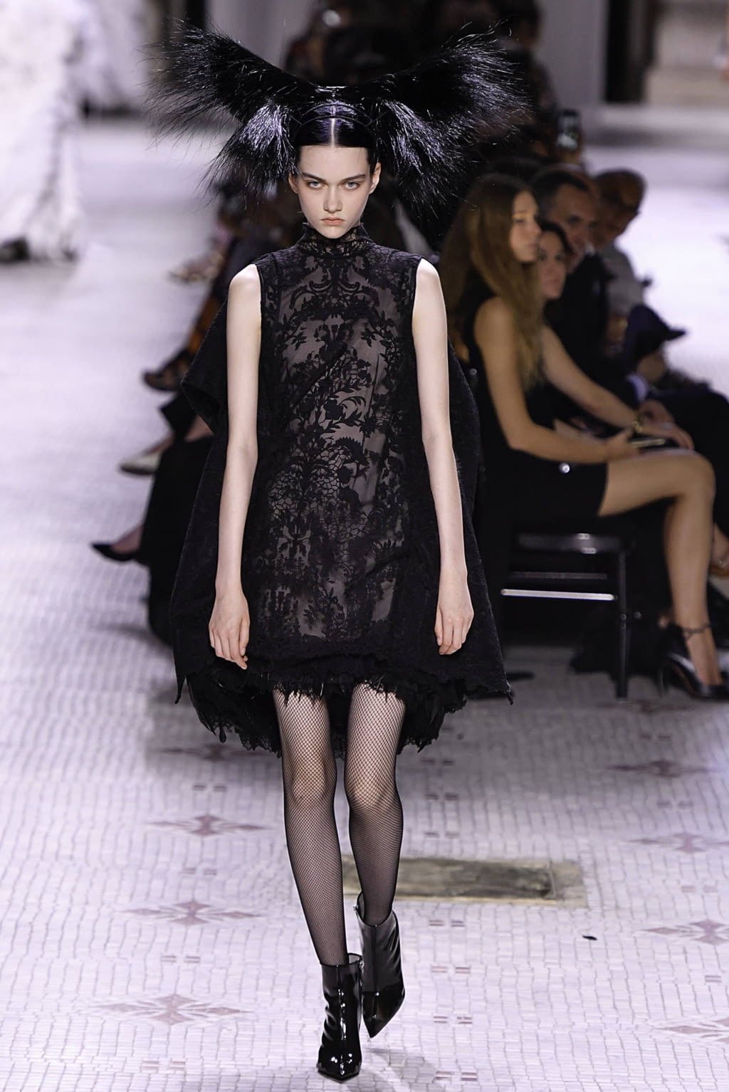 Fashion Week Paris Fall/Winter 2019 look 46 de la collection Givenchy couture