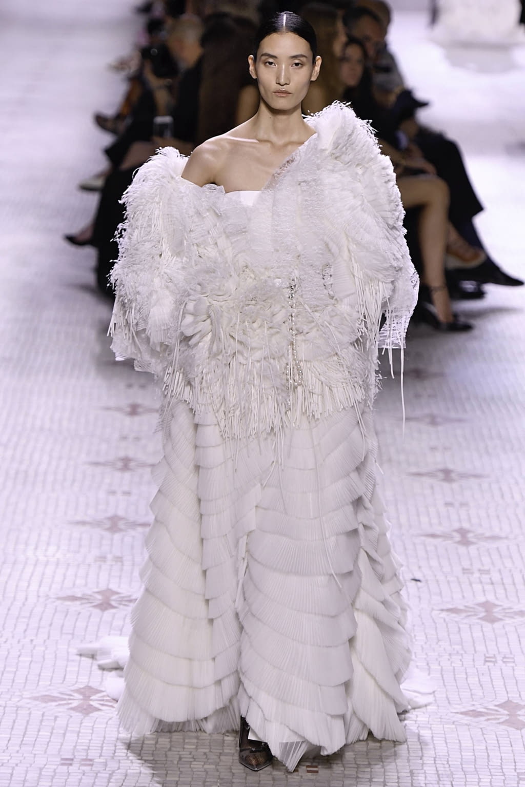 Fashion Week Paris Fall/Winter 2019 look 47 de la collection Givenchy couture
