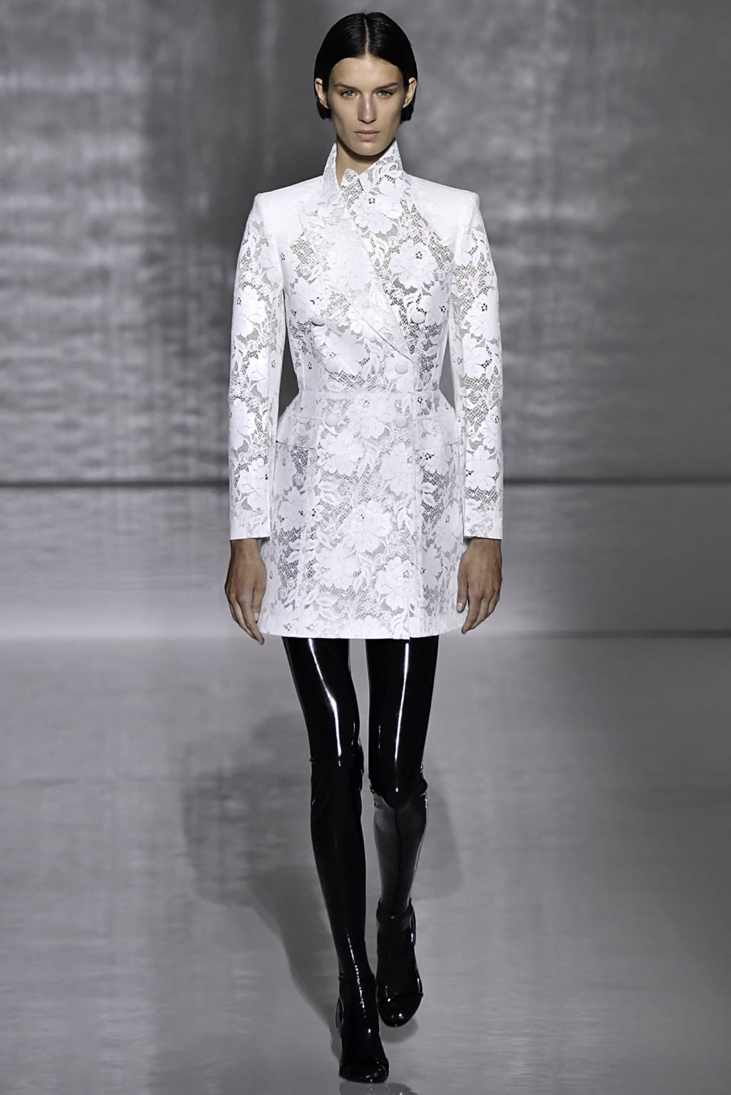 Fashion Week Paris Spring/Summer 2019 look 5 de la collection Givenchy couture