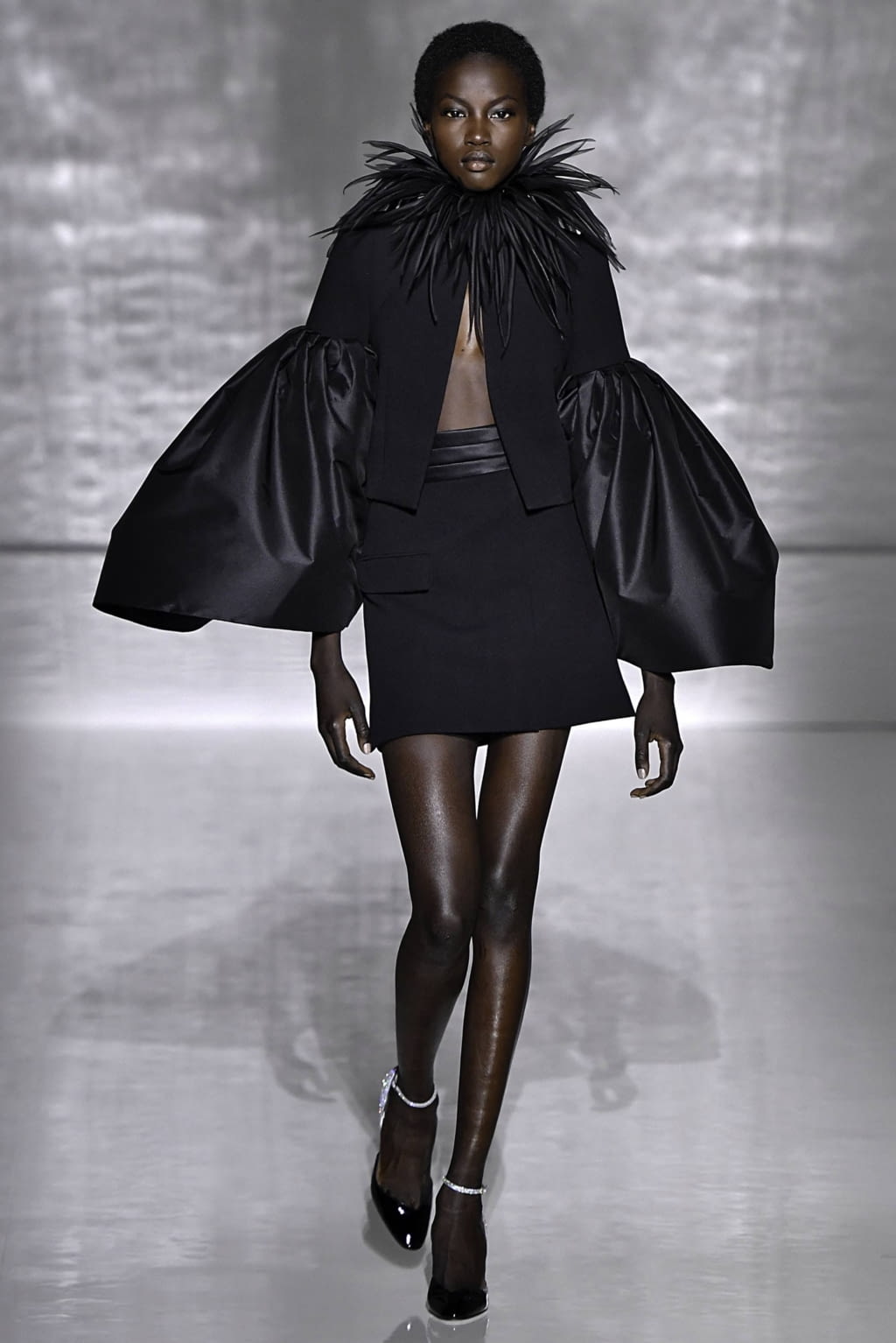 Fashion Week Paris Spring/Summer 2019 look 11 de la collection Givenchy couture