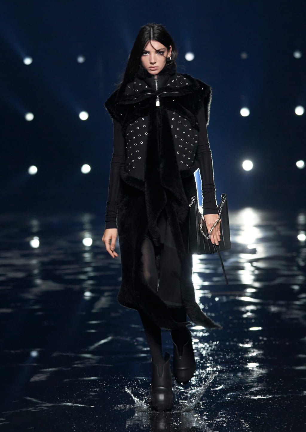 Fashion Week Paris Fall/Winter 2021 look 18 de la collection Givenchy womenswear