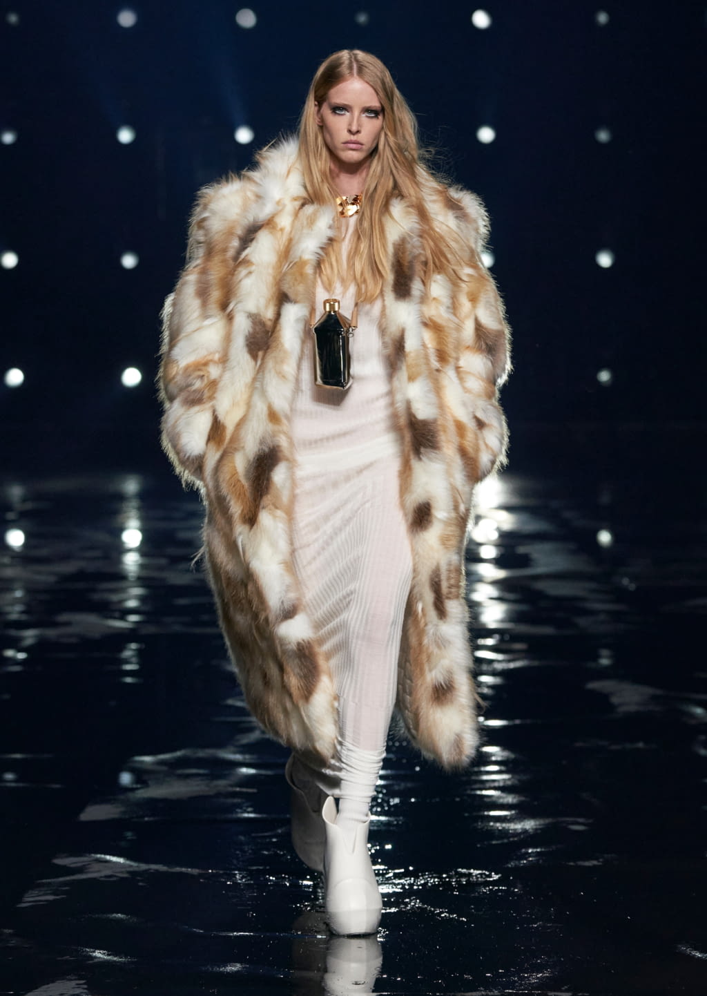 Fashion Week Paris Fall/Winter 2021 look 36 de la collection Givenchy womenswear
