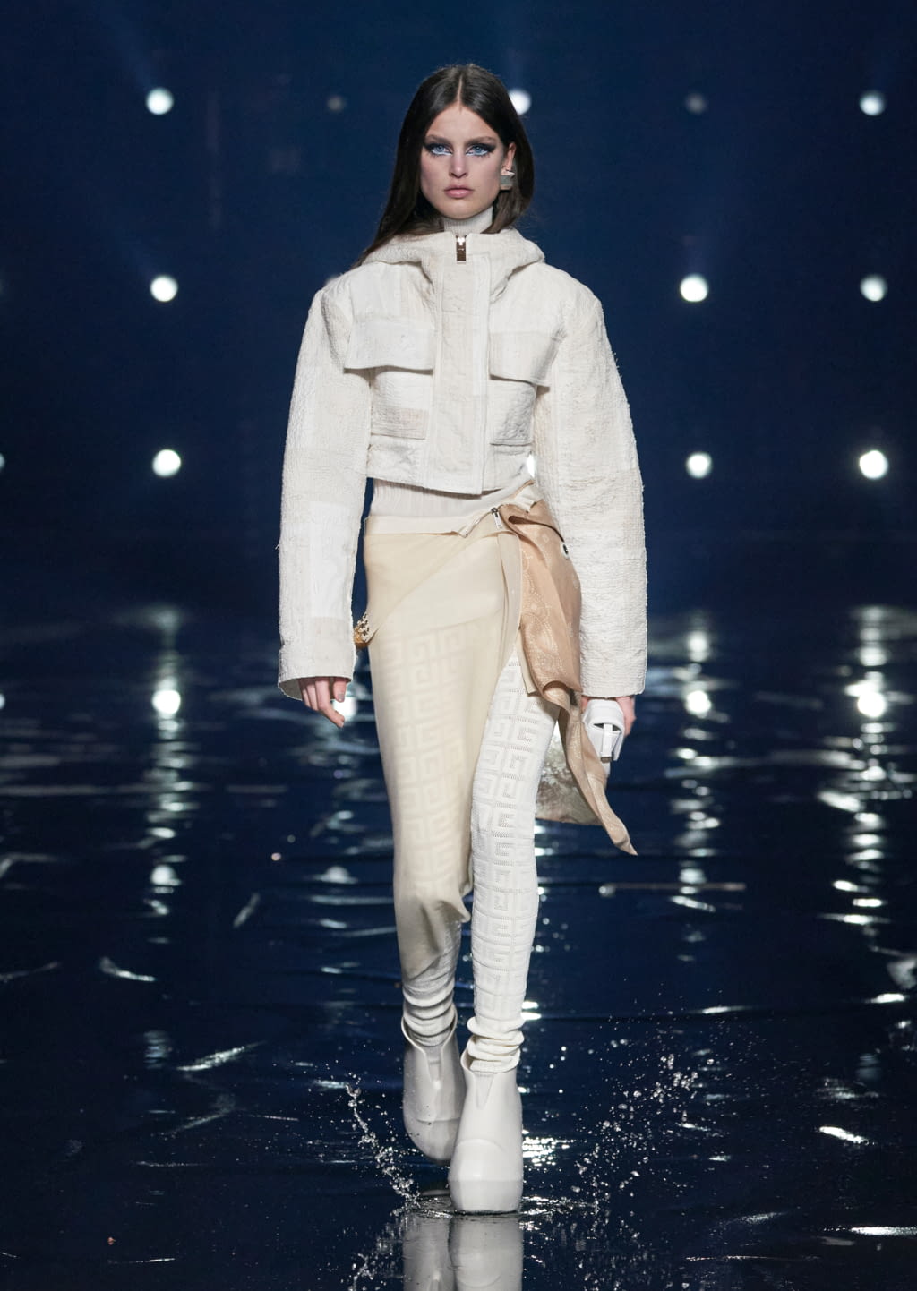 Fashion Week Paris Fall/Winter 2021 look 42 de la collection Givenchy womenswear