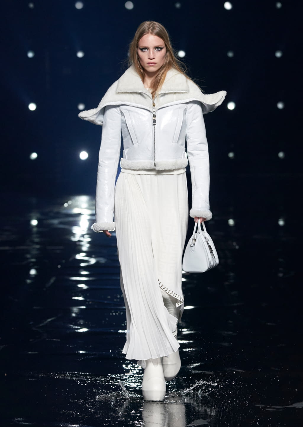 Fashion Week Paris Fall/Winter 2021 look 43 de la collection Givenchy womenswear