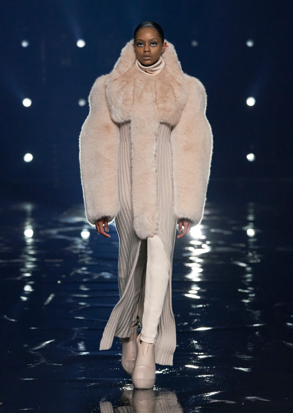 Fashion Week Paris Fall/Winter 2021 look 44 de la collection Givenchy womenswear
