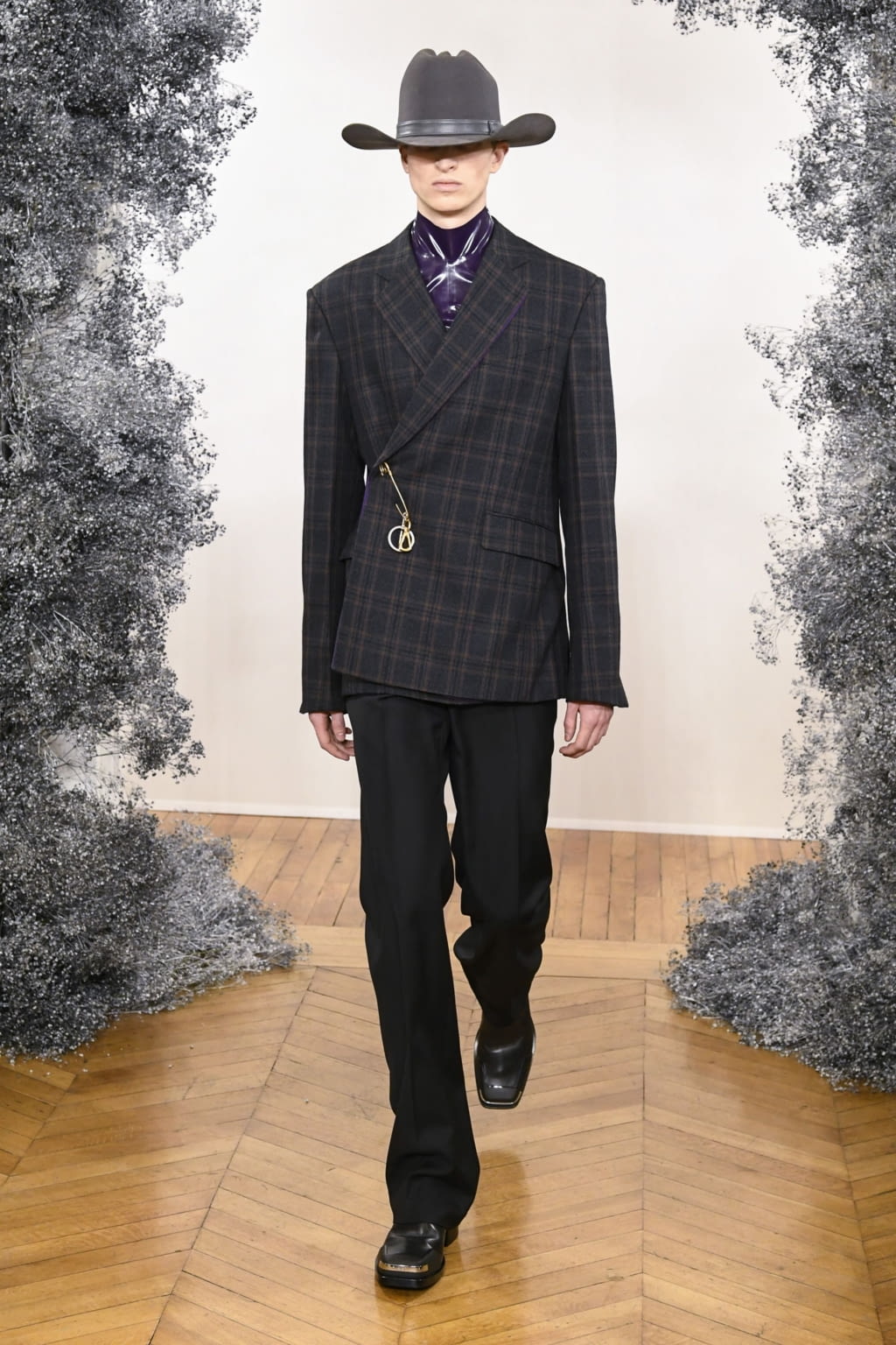 Fashion Week Paris Fall/Winter 2020 look 3 from the Givenchy collection 男装
