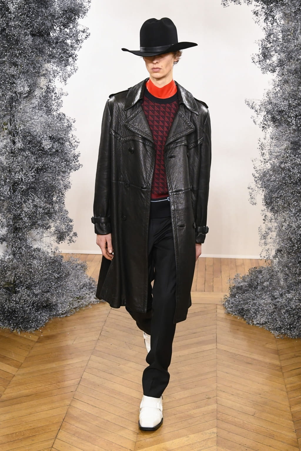 Fashion Week Paris Fall/Winter 2020 look 8 de la collection Givenchy menswear