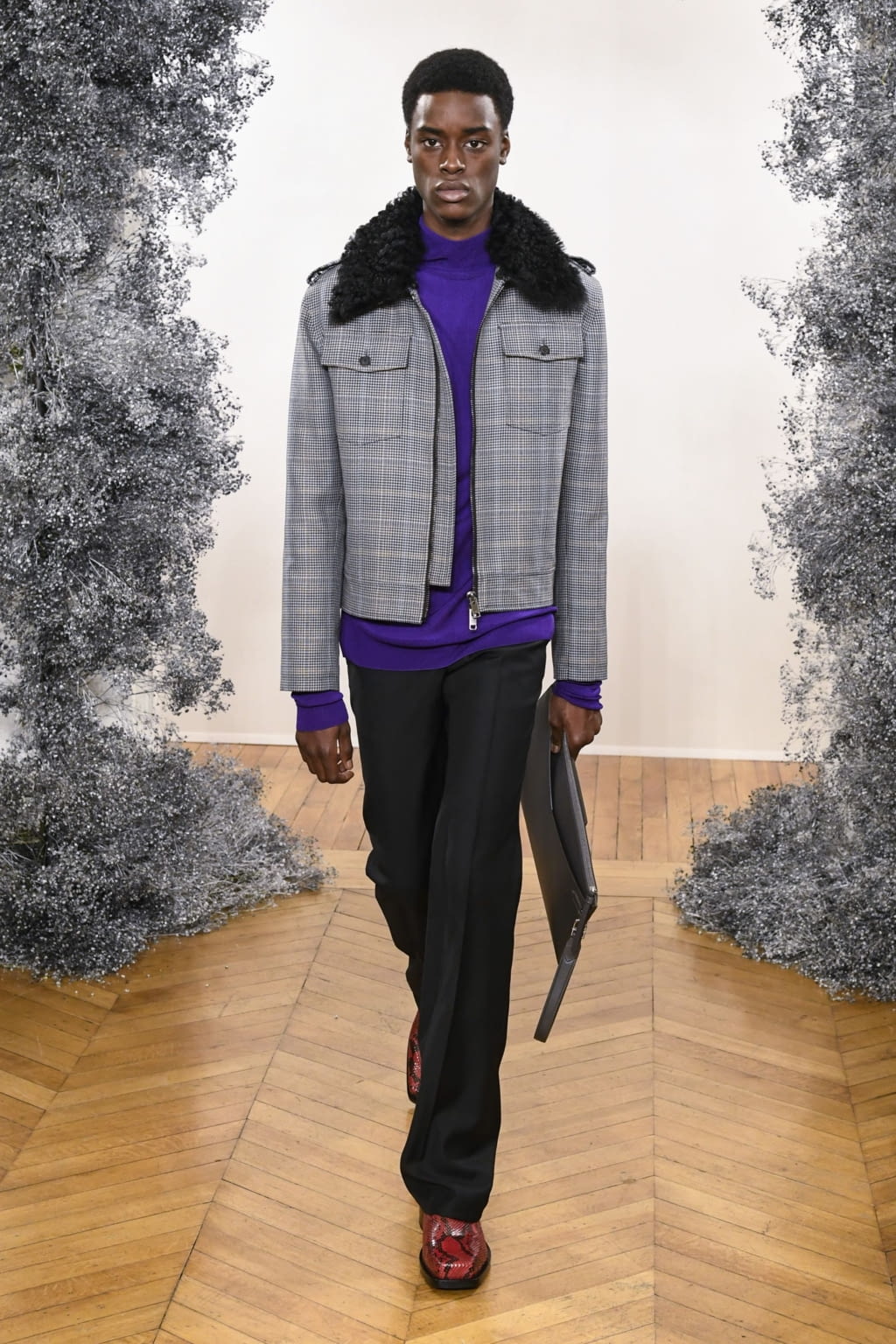 Fashion Week Paris Fall/Winter 2020 look 16 de la collection Givenchy menswear