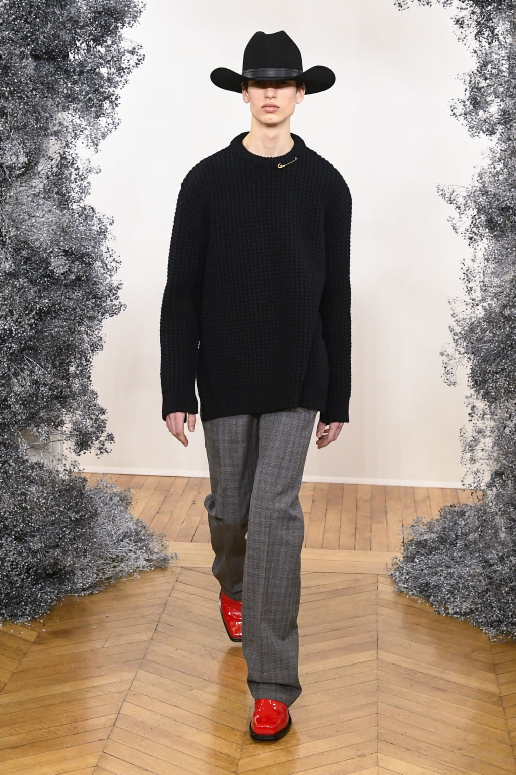 Fashion Week Paris Fall/Winter 2020 look 18 from the Givenchy collection 男装