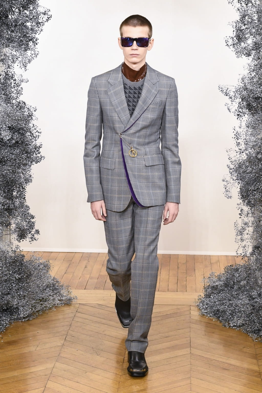 Fashion Week Paris Fall/Winter 2020 look 27 from the Givenchy collection menswear