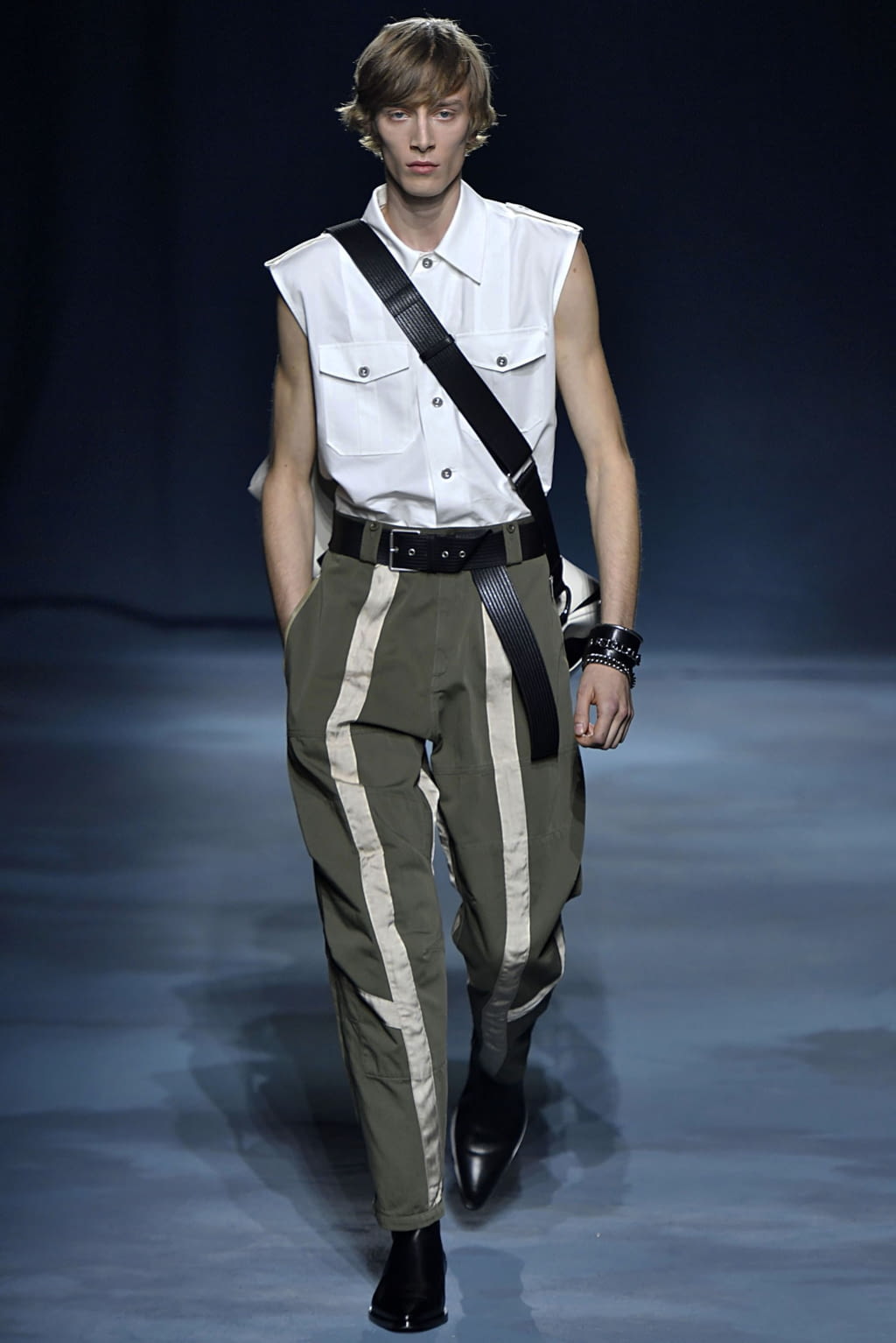Fashion Week Paris Spring/Summer 2019 look 8 from the Givenchy collection 男装