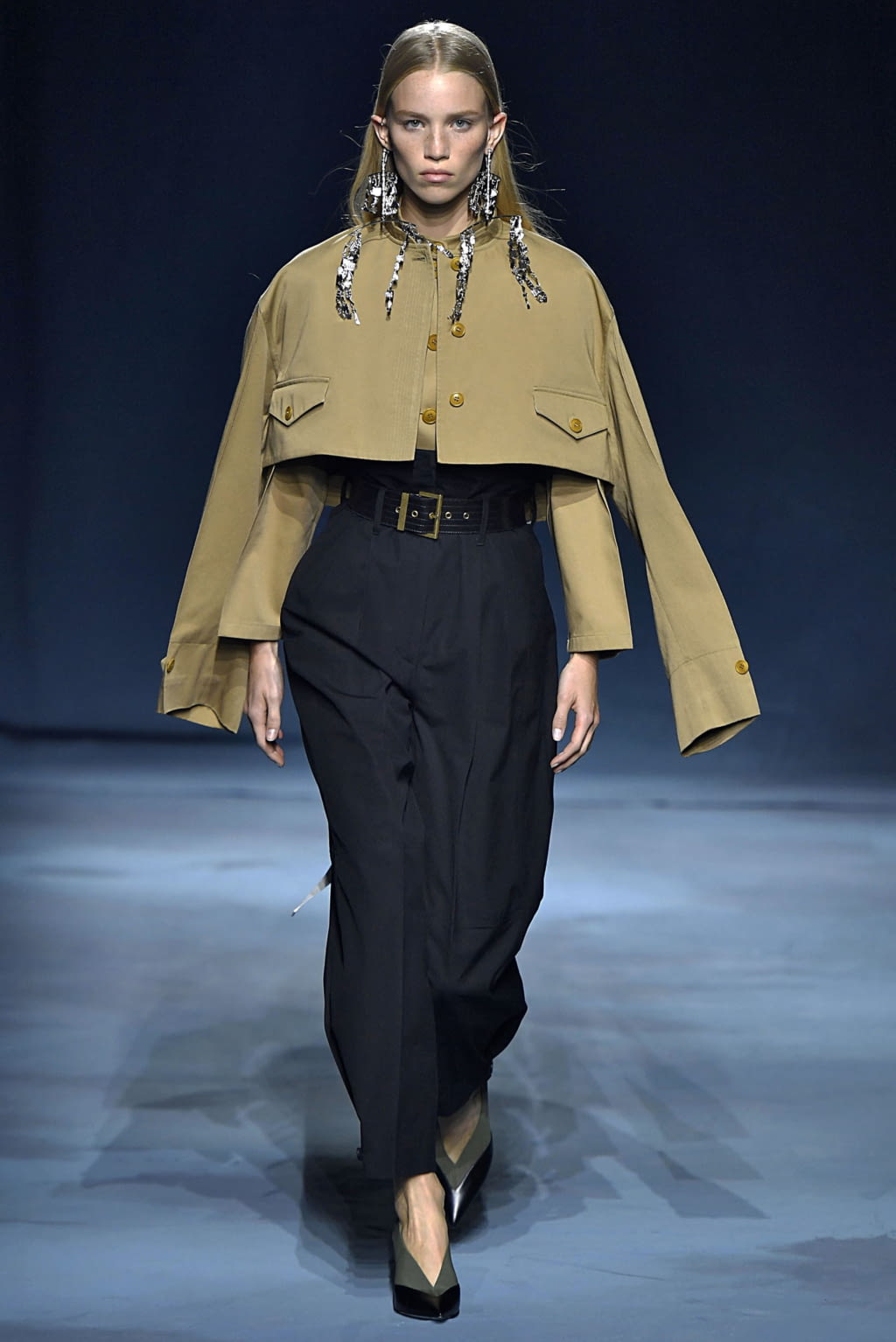Fashion Week Paris Spring/Summer 2019 look 14 from the Givenchy collection womenswear