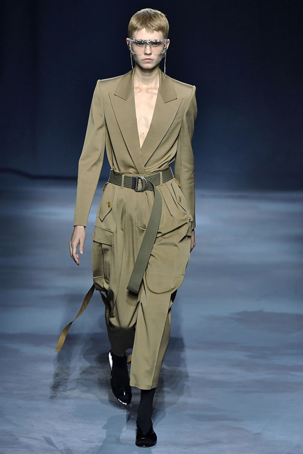 John Galliano S/S19 womenswear #15 - Tagwalk: The Fashion Search Engine