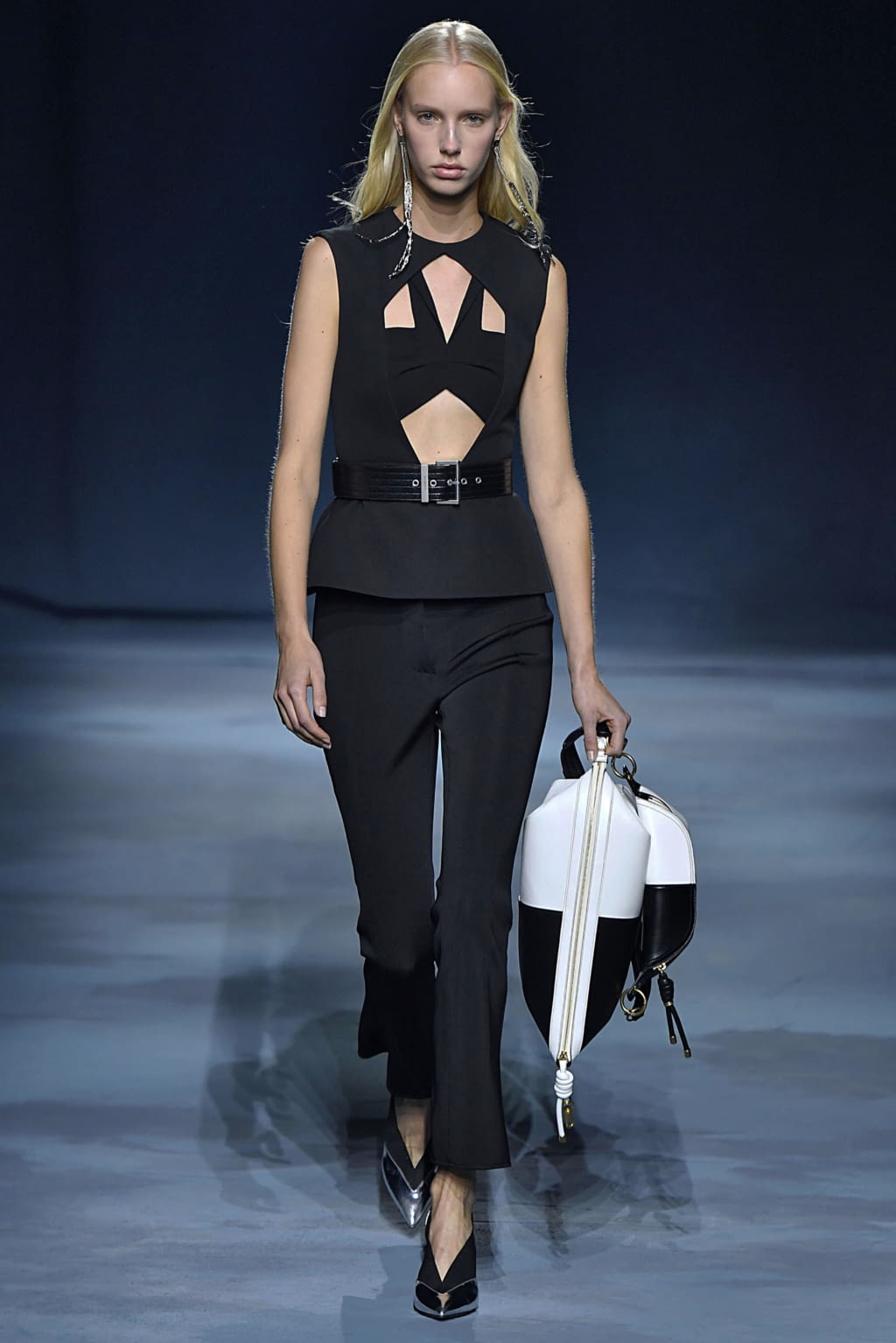 Fashion Week Paris Spring/Summer 2019 look 20 de la collection Givenchy womenswear