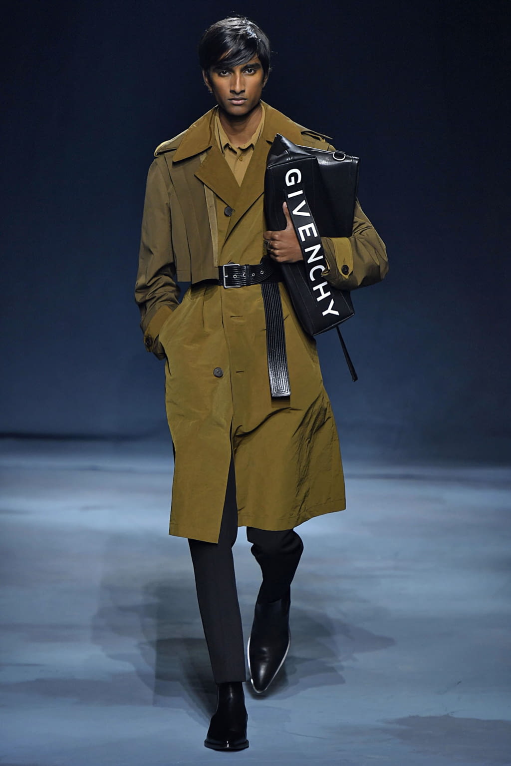 Fashion Week Paris Spring/Summer 2019 look 21 de la collection Givenchy menswear