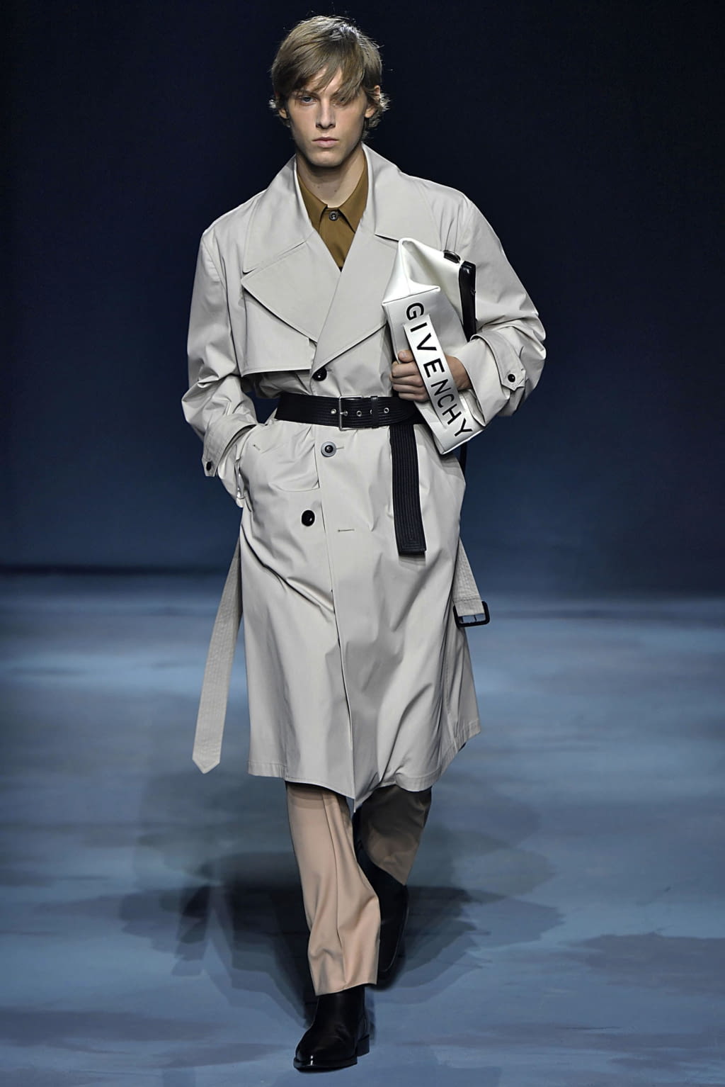 Fashion Week Paris Spring/Summer 2019 look 33 de la collection Givenchy menswear