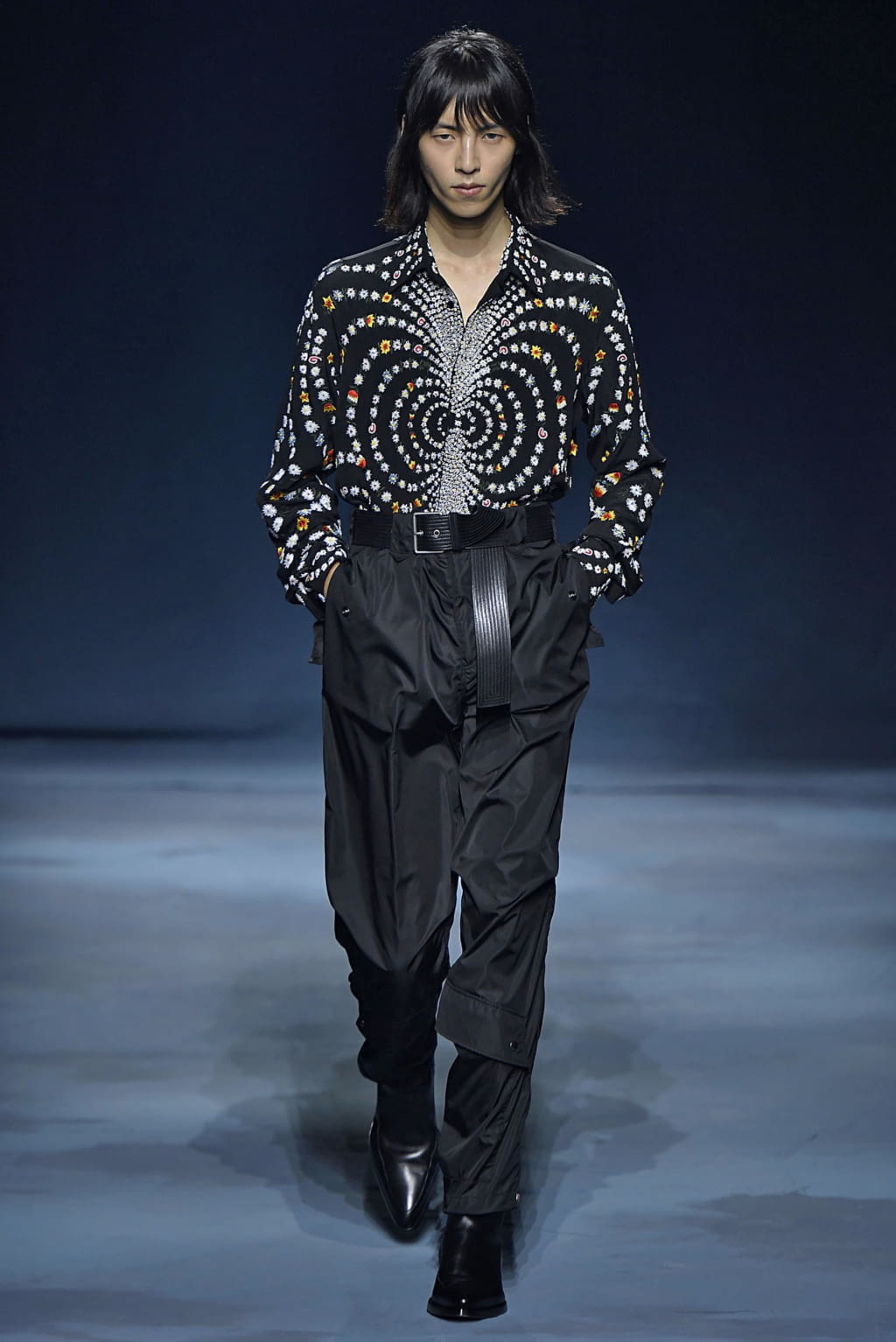Fashion Week Paris Spring/Summer 2019 look 50 from the Givenchy collection menswear