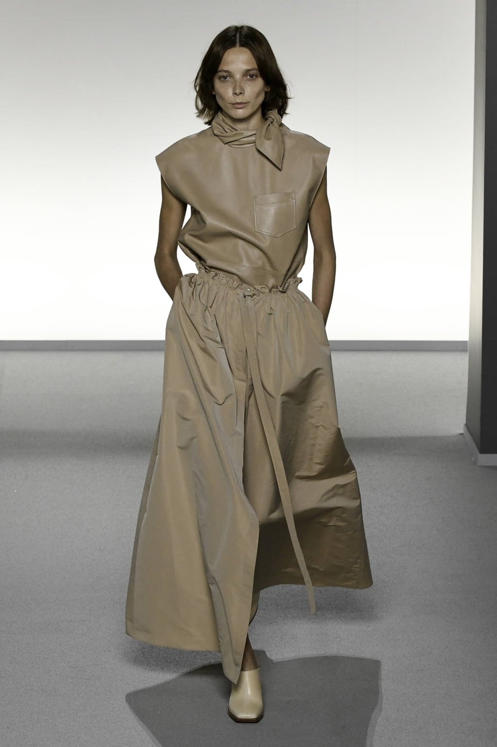 Fashion Week Paris Spring/Summer 2020 look 1 de la collection Givenchy womenswear
