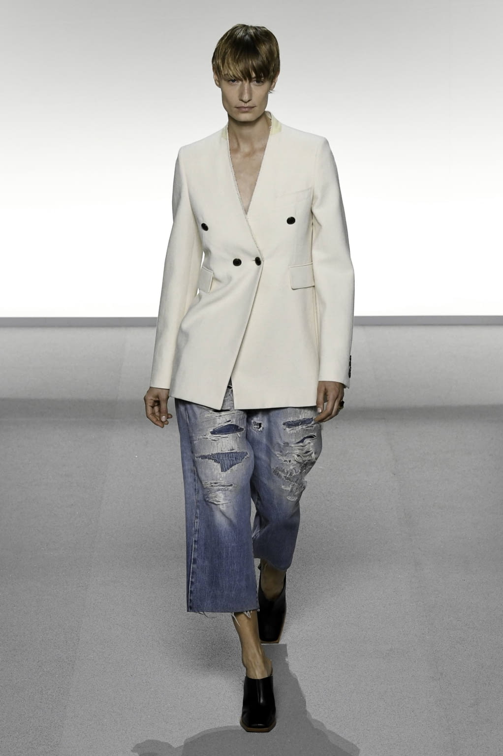 Fashion Week Paris Spring/Summer 2020 look 6 de la collection Givenchy womenswear