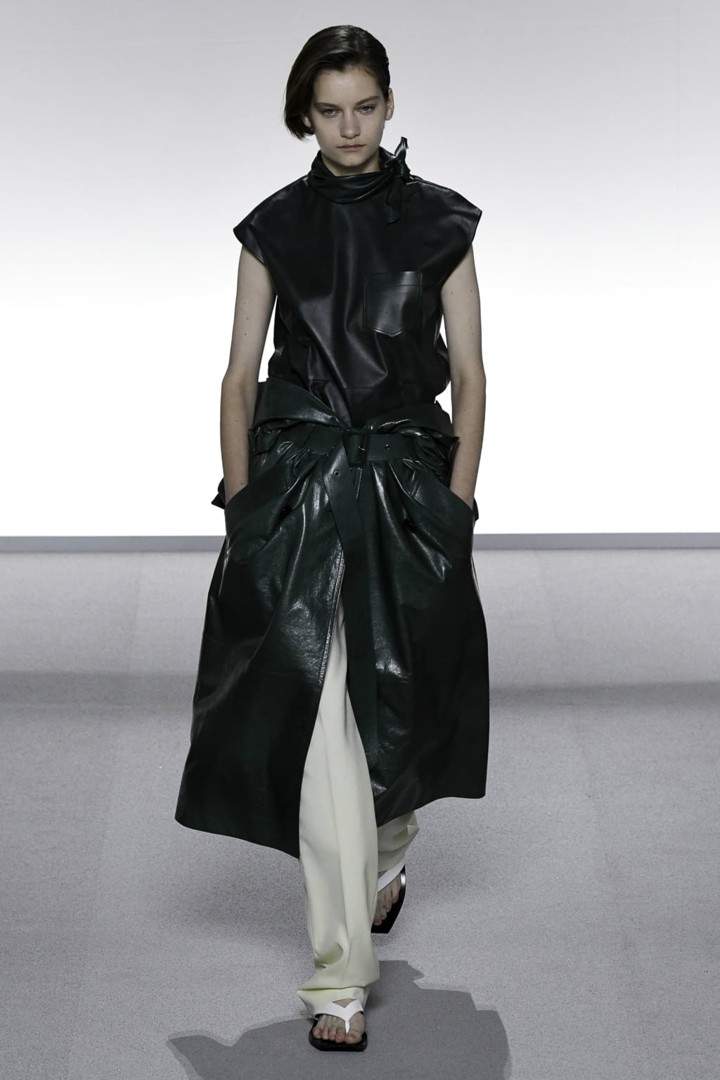 Fashion Week Paris Spring/Summer 2020 look 12 de la collection Givenchy womenswear