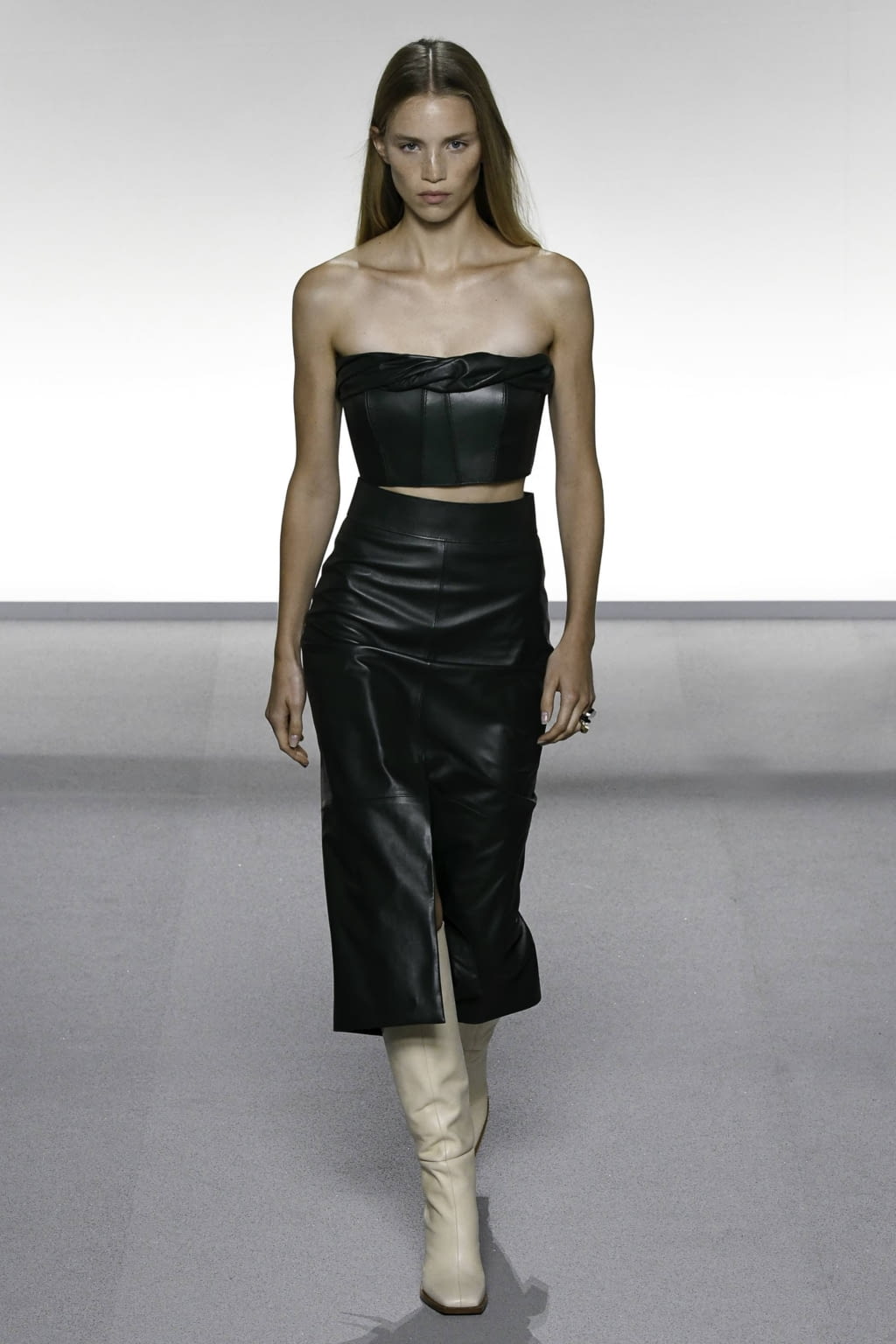 Fashion Week Paris Spring/Summer 2020 look 14 de la collection Givenchy womenswear