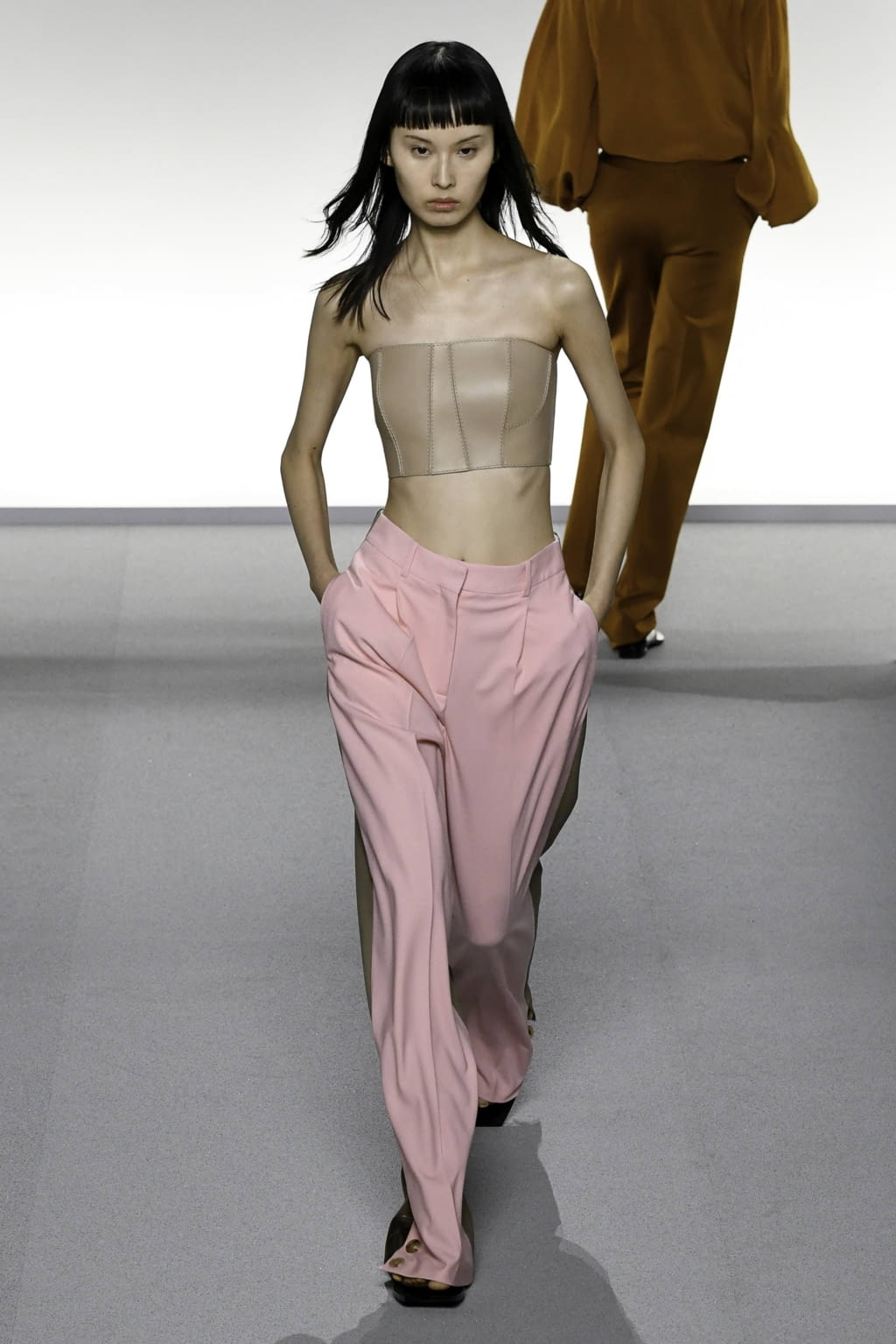 Fashion Week Paris Spring/Summer 2020 look 16 de la collection Givenchy womenswear