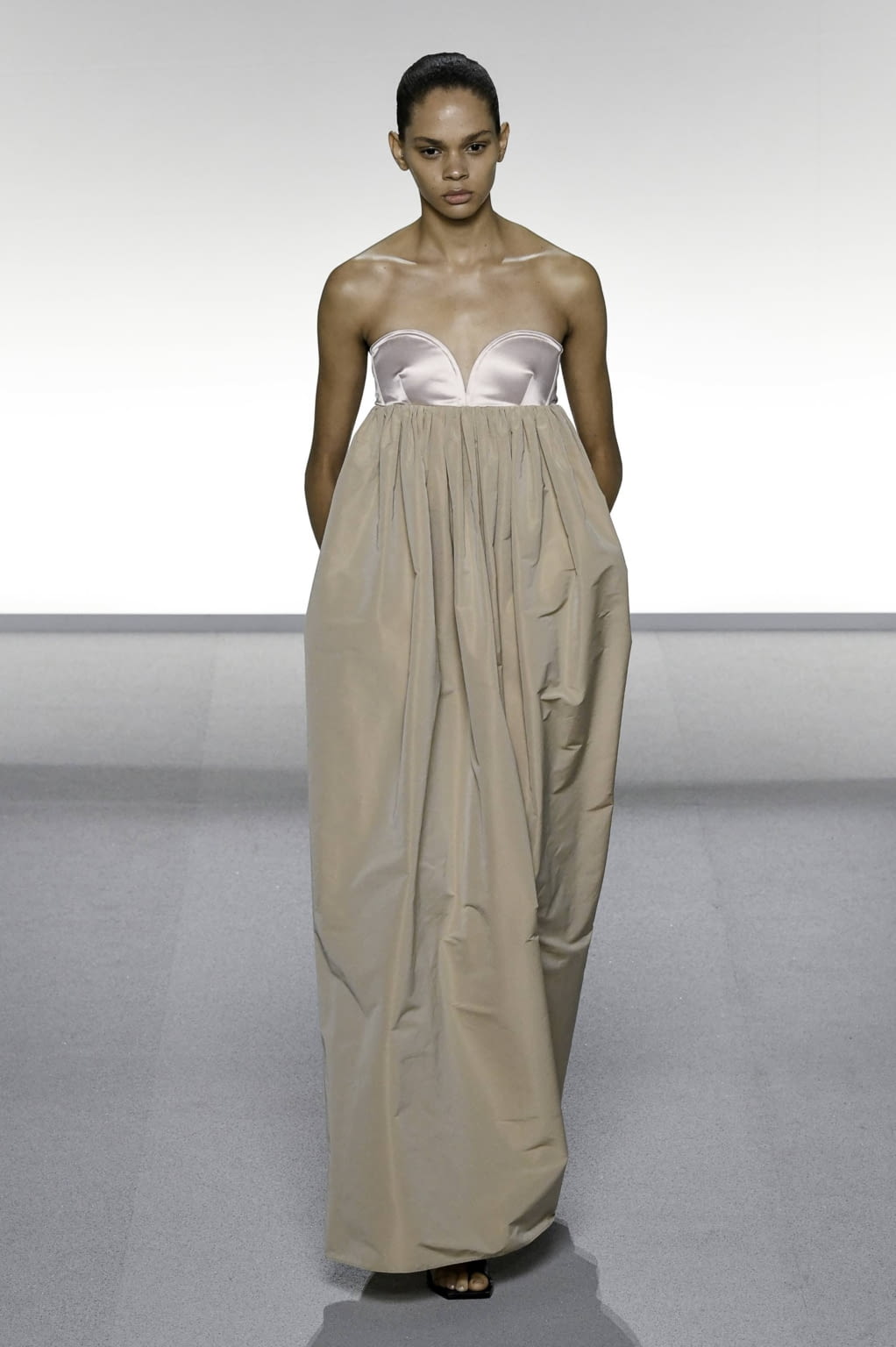 Fashion Week Paris Spring/Summer 2020 look 21 de la collection Givenchy womenswear
