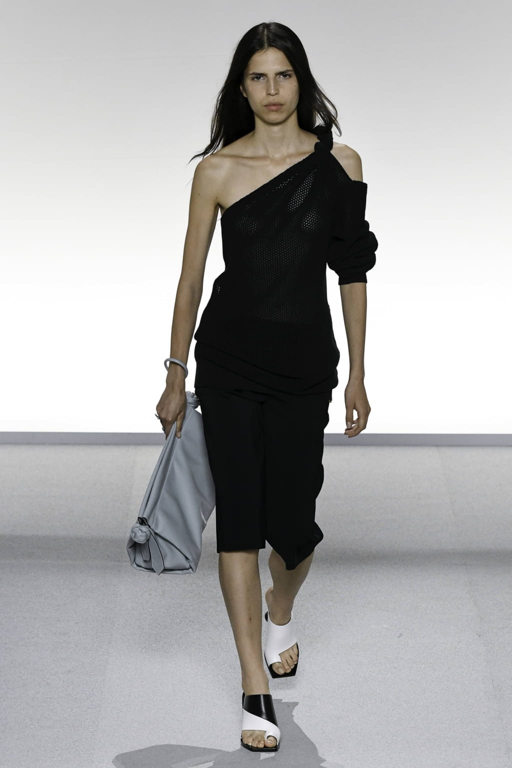 Fashion Week Paris Spring/Summer 2020 look 35 de la collection Givenchy womenswear