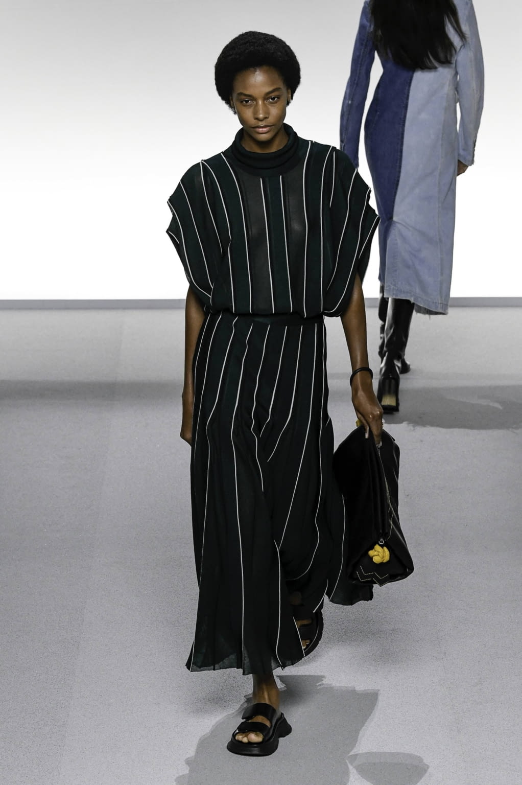 Fashion Week Paris Spring/Summer 2020 look 37 from the Givenchy collection womenswear
