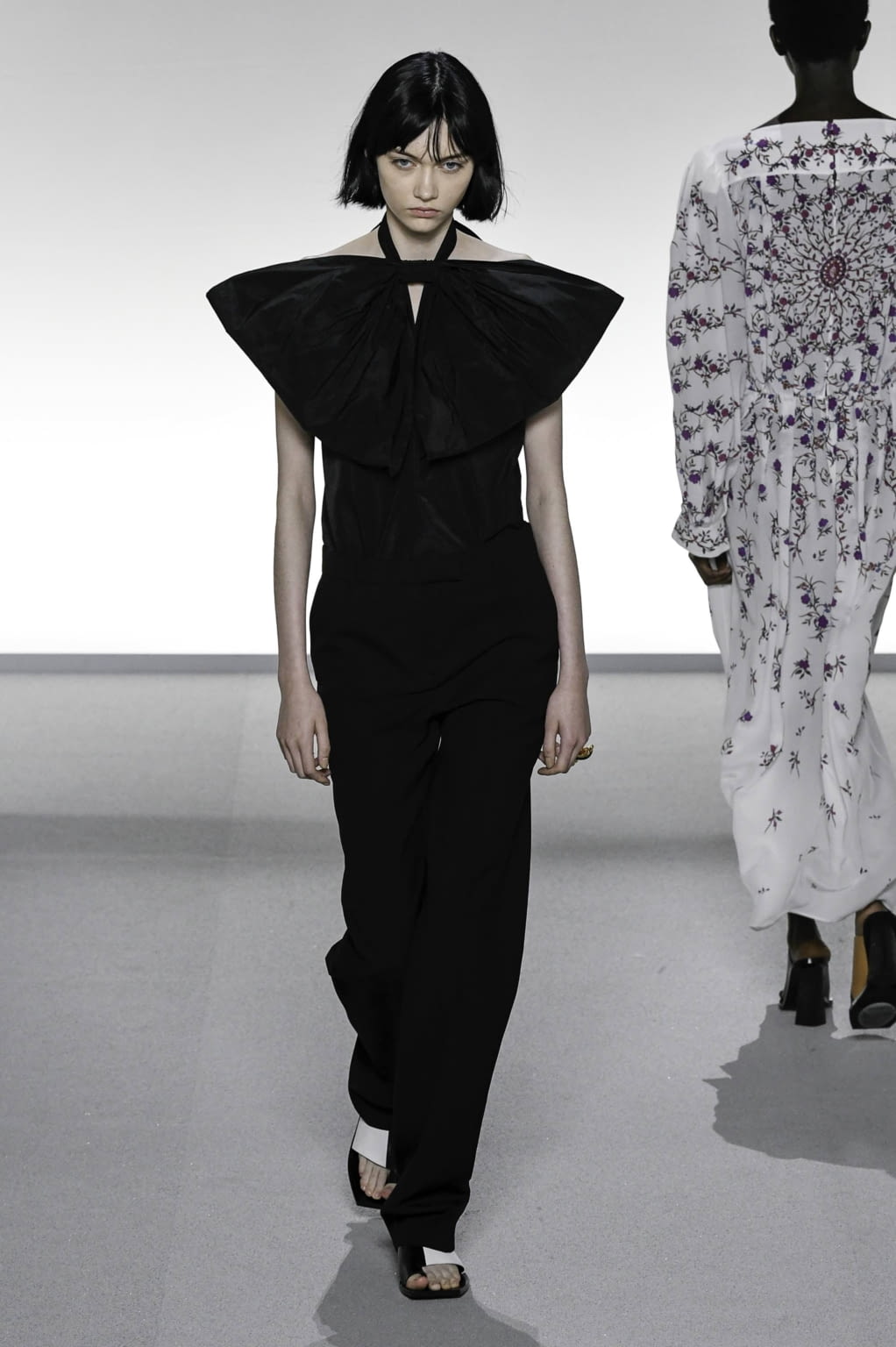 Fashion Week Paris Spring/Summer 2020 look 56 de la collection Givenchy womenswear