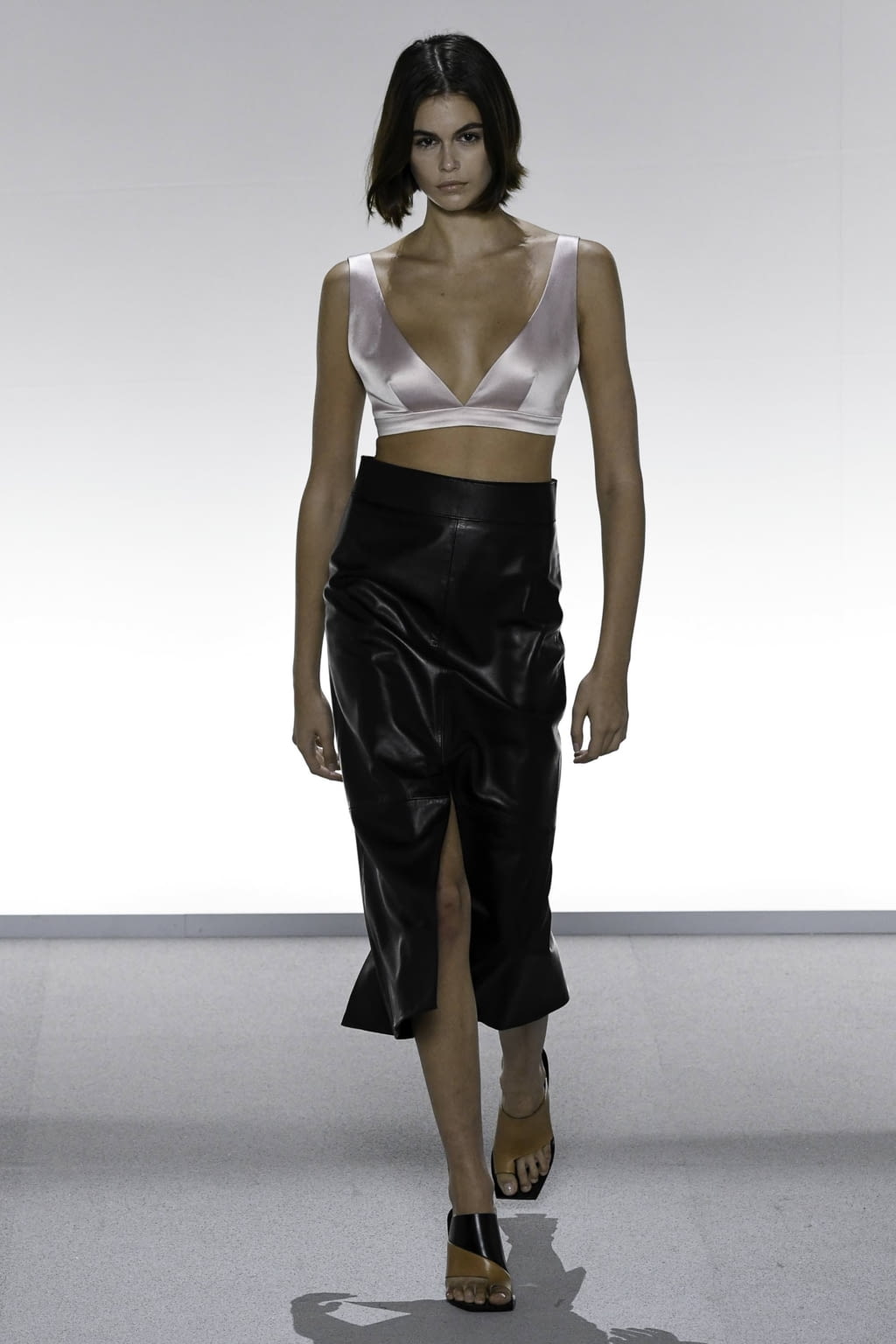 Fashion Week Paris Spring/Summer 2020 look 57 de la collection Givenchy womenswear