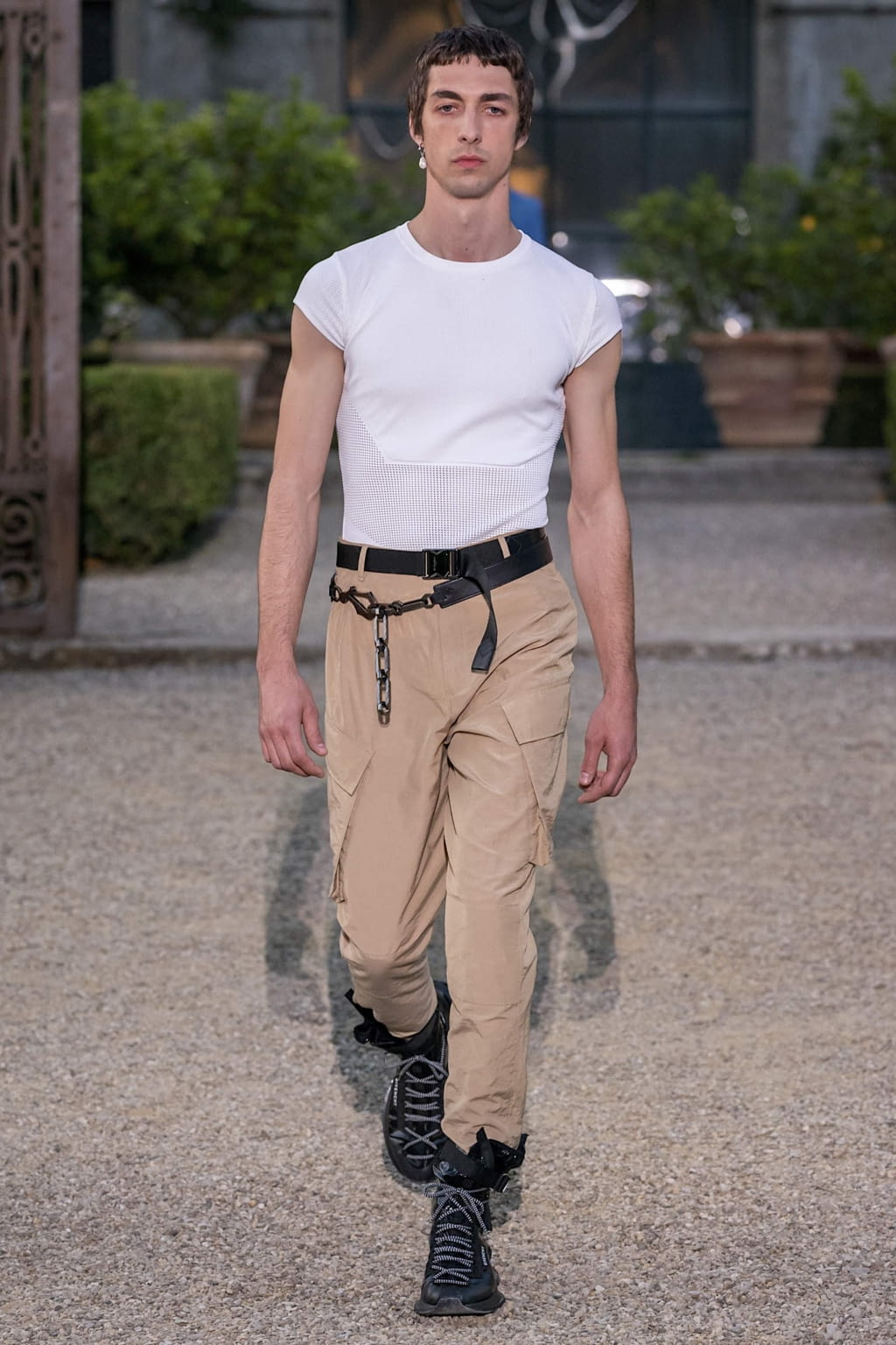 Fashion Week Florence Spring/Summer 2020 look 7 from the Givenchy collection 男装
